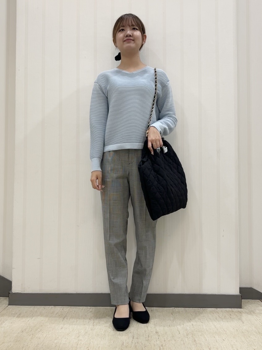 ちひさんの「INDIVI｜【ウール混／体型カバー】ラメガーター編み Vネックニット」を使ったコーディネート