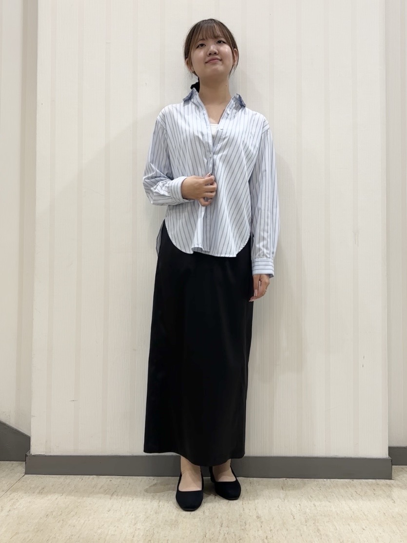 ちひさんの「INDIVI｜【ストレッチ◎】サテン素材ナロースカート」を使ったコーディネート