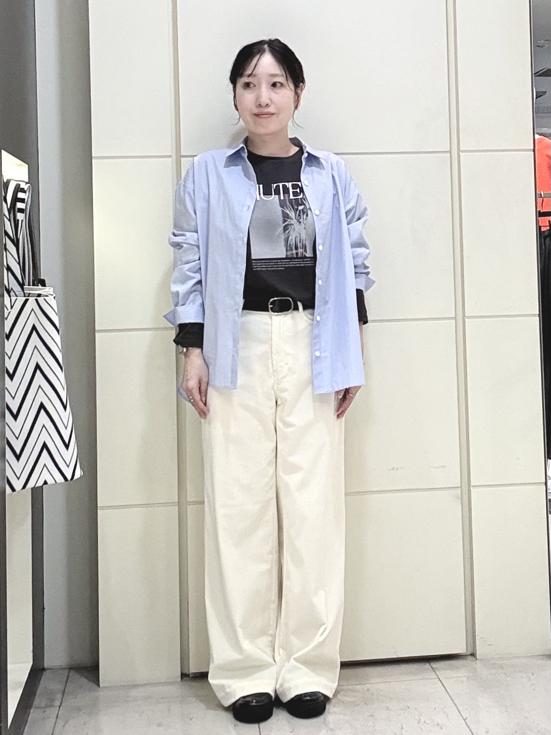mori.さんの「UNTITLED｜【6色展開/コットン100】カラーベーシックシャツ」を使ったコーディネート