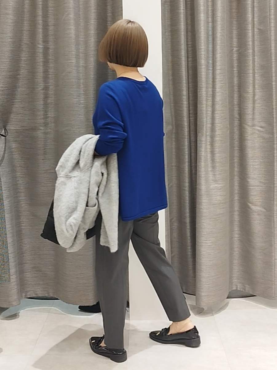s u g iさんの「UNTITLED｜【きれいに体型カバー/8色展開】Aラインシルエットニットプルオーバー」を使ったコーディネート