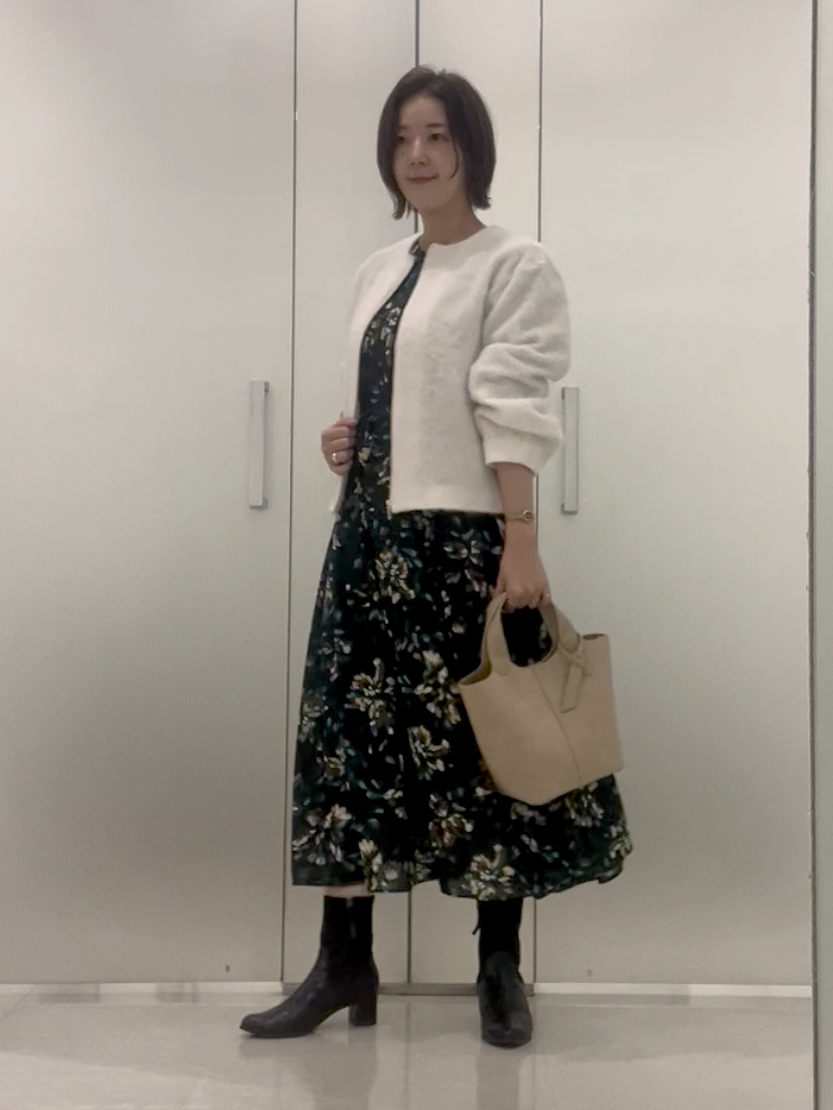 まどかさんの「UNTITLED｜【軽アウター/秋羽織り】シャギージップカーデ」を使ったコーディネート