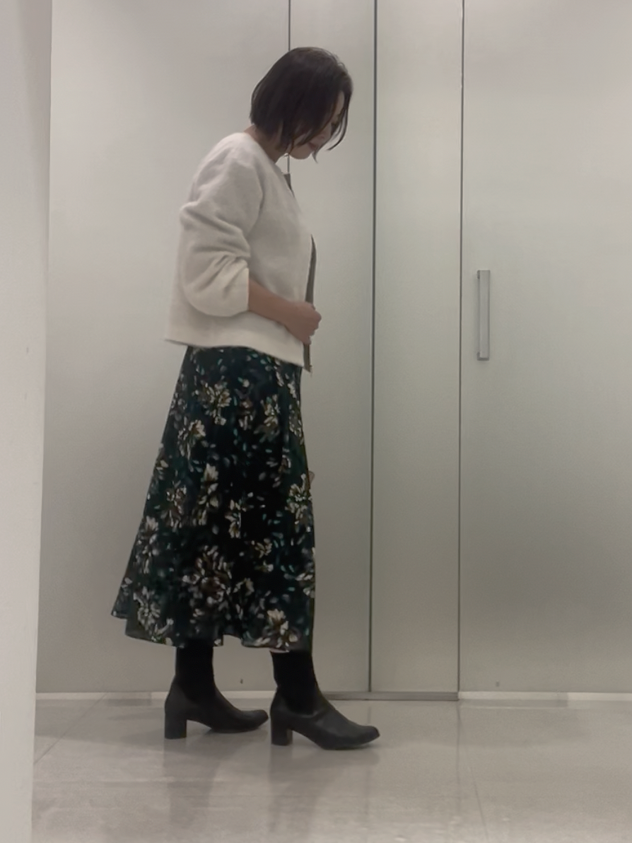 まどかさんの「UNTITLED｜【軽アウター/秋羽織り】シャギージップカーデ」を使ったコーディネート