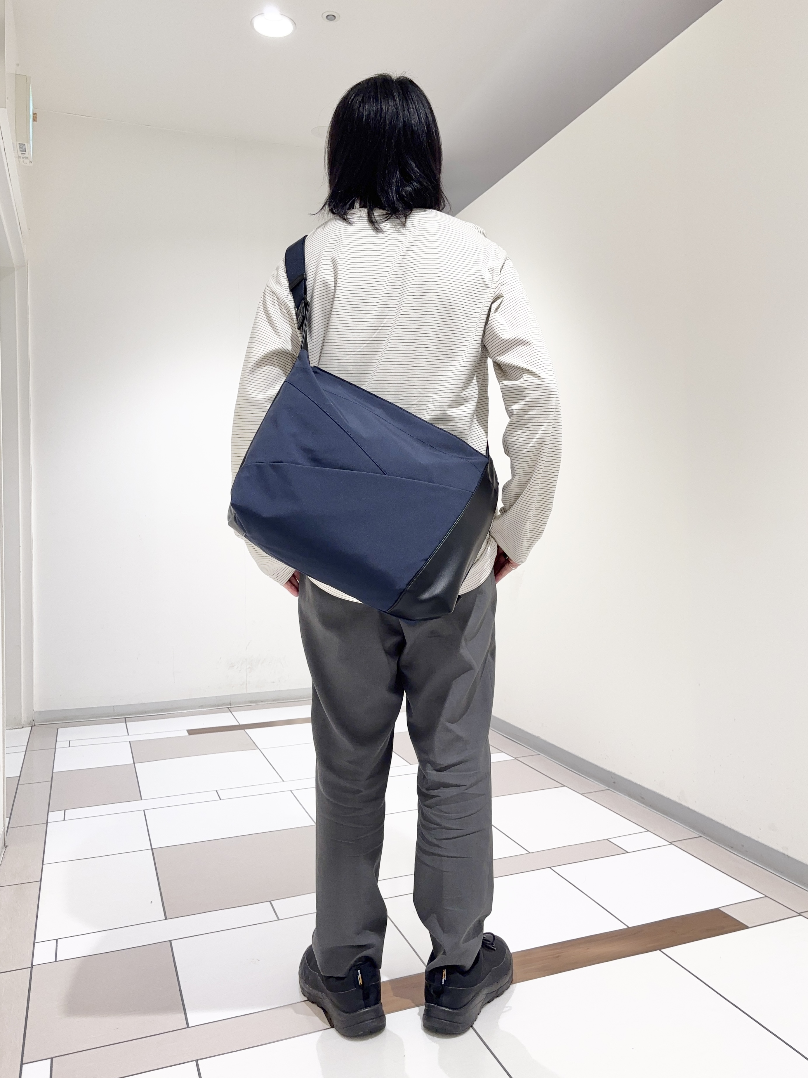 及川さんの「TAKEO KIKUCHI｜シルケット ボーダー 長袖 Tシャツ」を使ったコーディネート