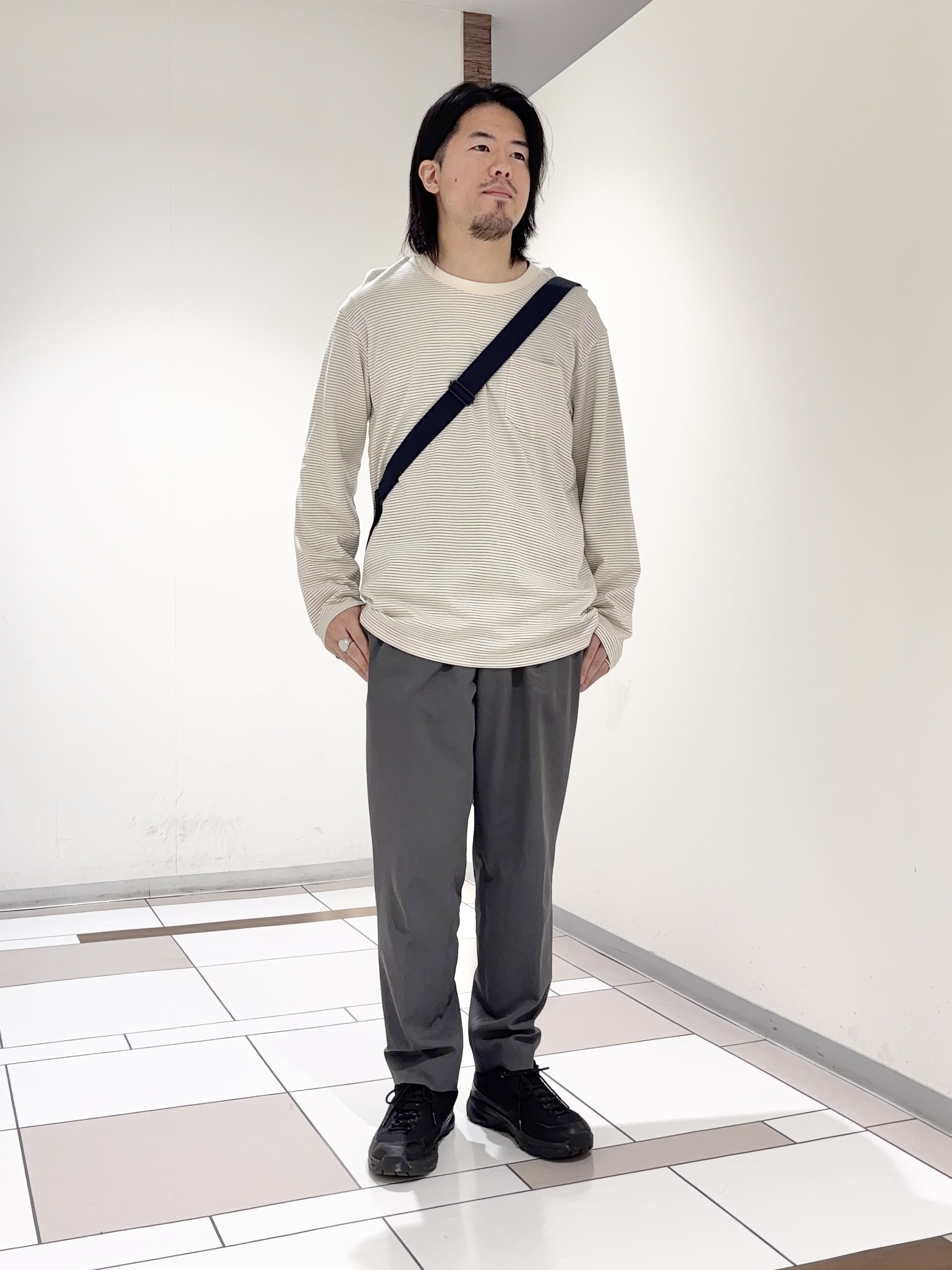 及川さんの「TAKEO KIKUCHI｜シルケット ボーダー 長袖 Tシャツ」を使ったコーディネート