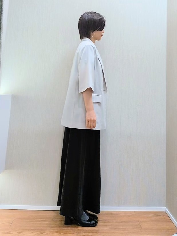 ミズタさんの「UNTITLED｜【秋の通勤羽織/セットアップ可/UVカット】エアリークール半袖ジャケット」を使ったコーディネート