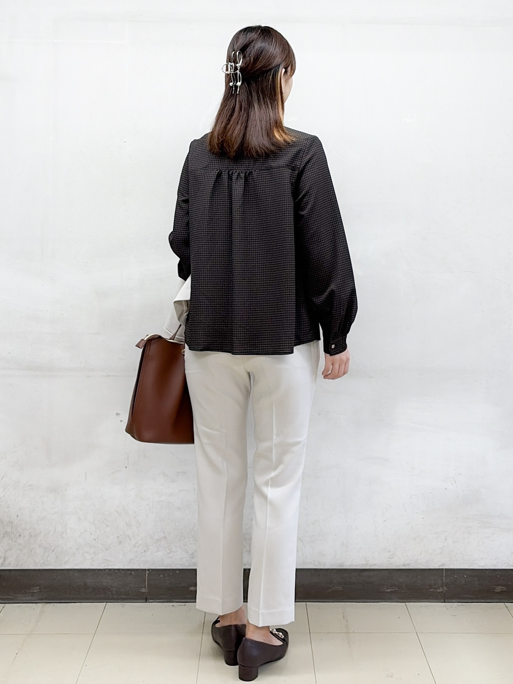 yurinaさんの「index｜【防シワ】ダブルフレアボウタイブラウス《洗濯機OK／イージーアイロン》」を使ったコーディネート