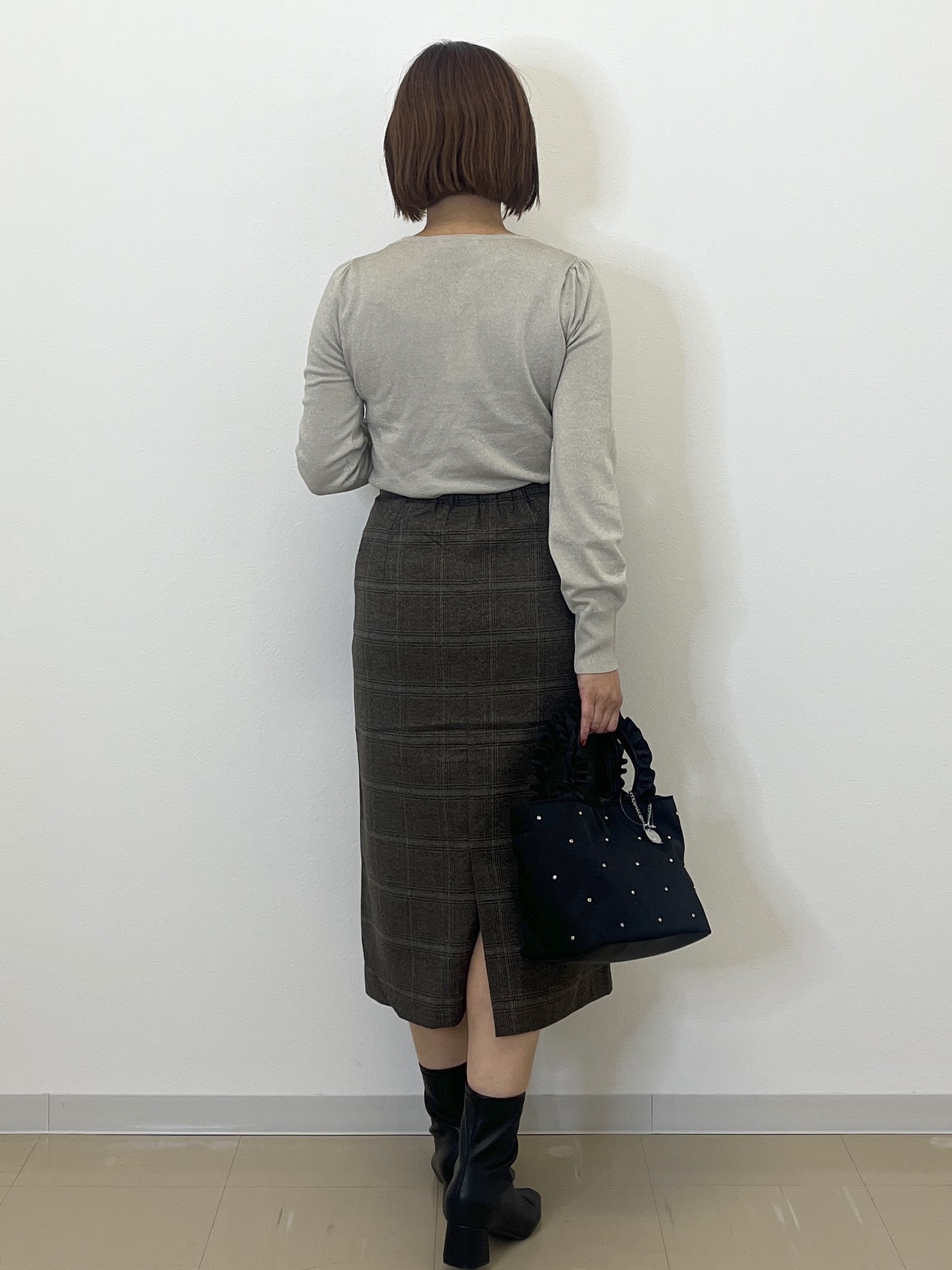 あずささんの「OPAQUE.CLIP｜ビジューパーツ付きハートネックニット【洗濯機OK／抗ピリング】」を使ったコーディネート