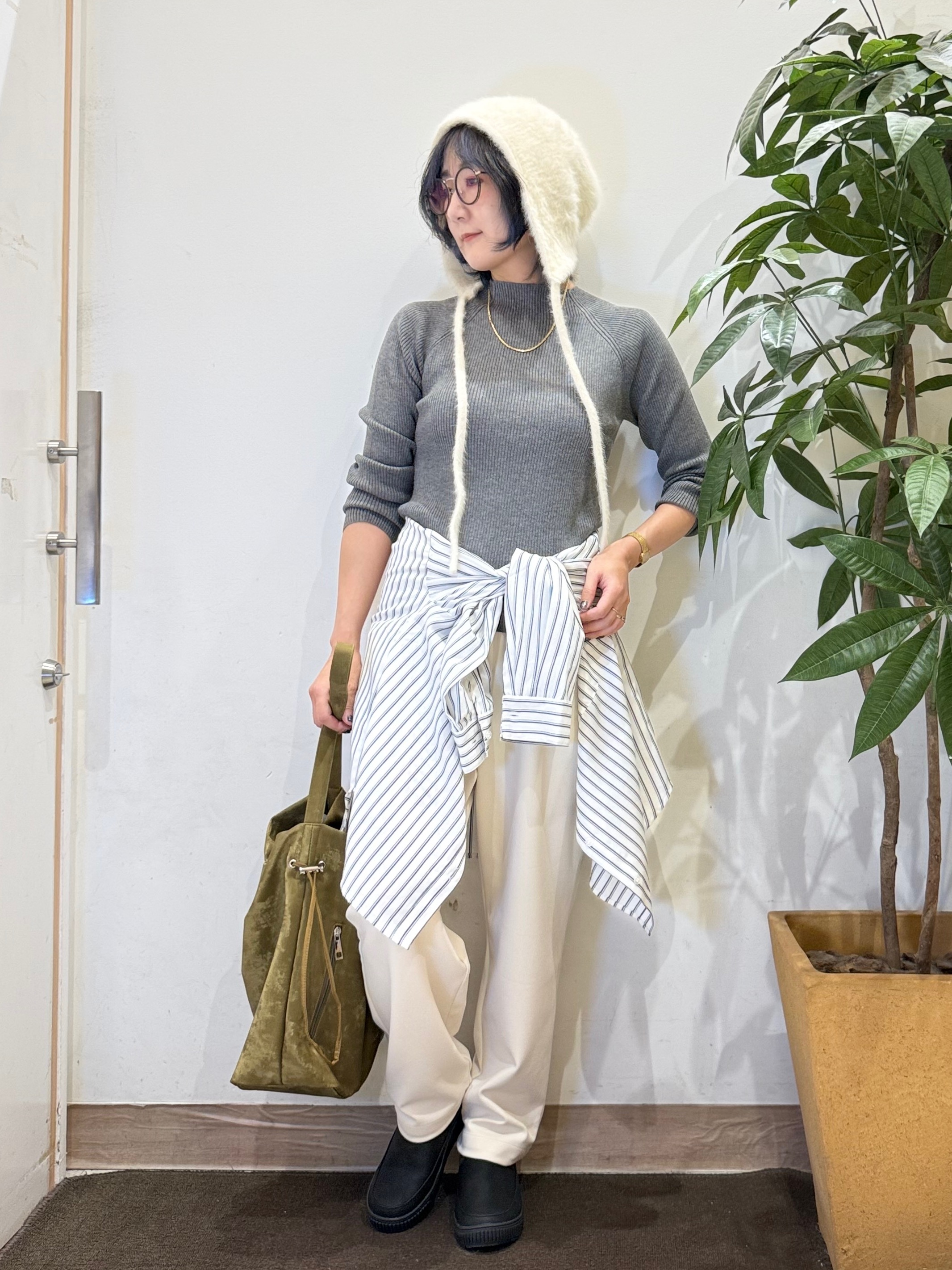 misakiさんの「SHOO･LA･RUE｜【絶妙なゆるピタ/S-LL/洗濯機可】ちくちくしにくいリブハイネック やわらかニット」を使ったコーディネート