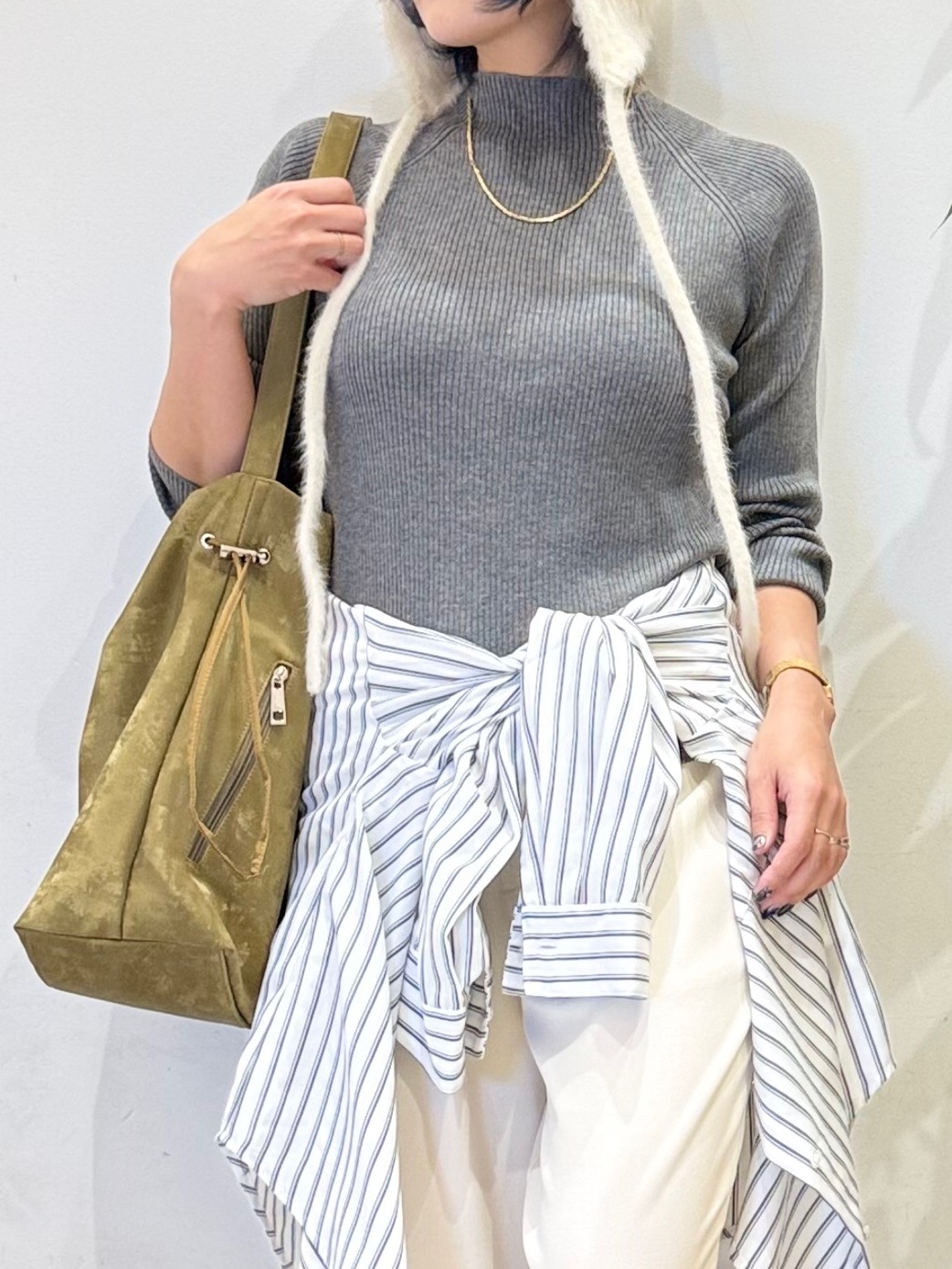 misakiさんの「SHOO･LA･RUE｜【絶妙なゆるピタ/S-LL/洗濯機可】ちくちくしにくいリブハイネック やわらかニット」を使ったコーディネート