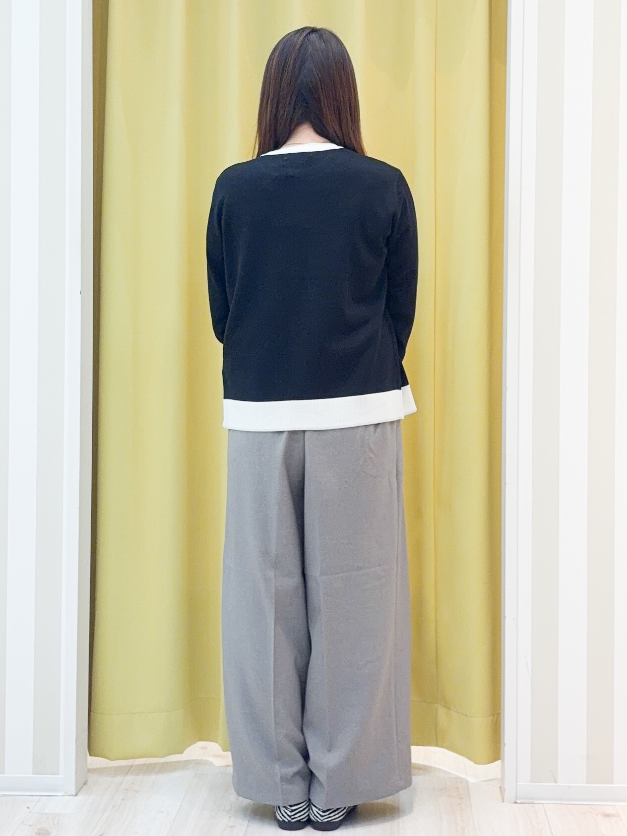 shioriさんの「SHOO･LA･RUE｜【S-LL/洗濯機可】配色使いが目を惹く クルーネックニットカーディガン」を使ったコーディネート