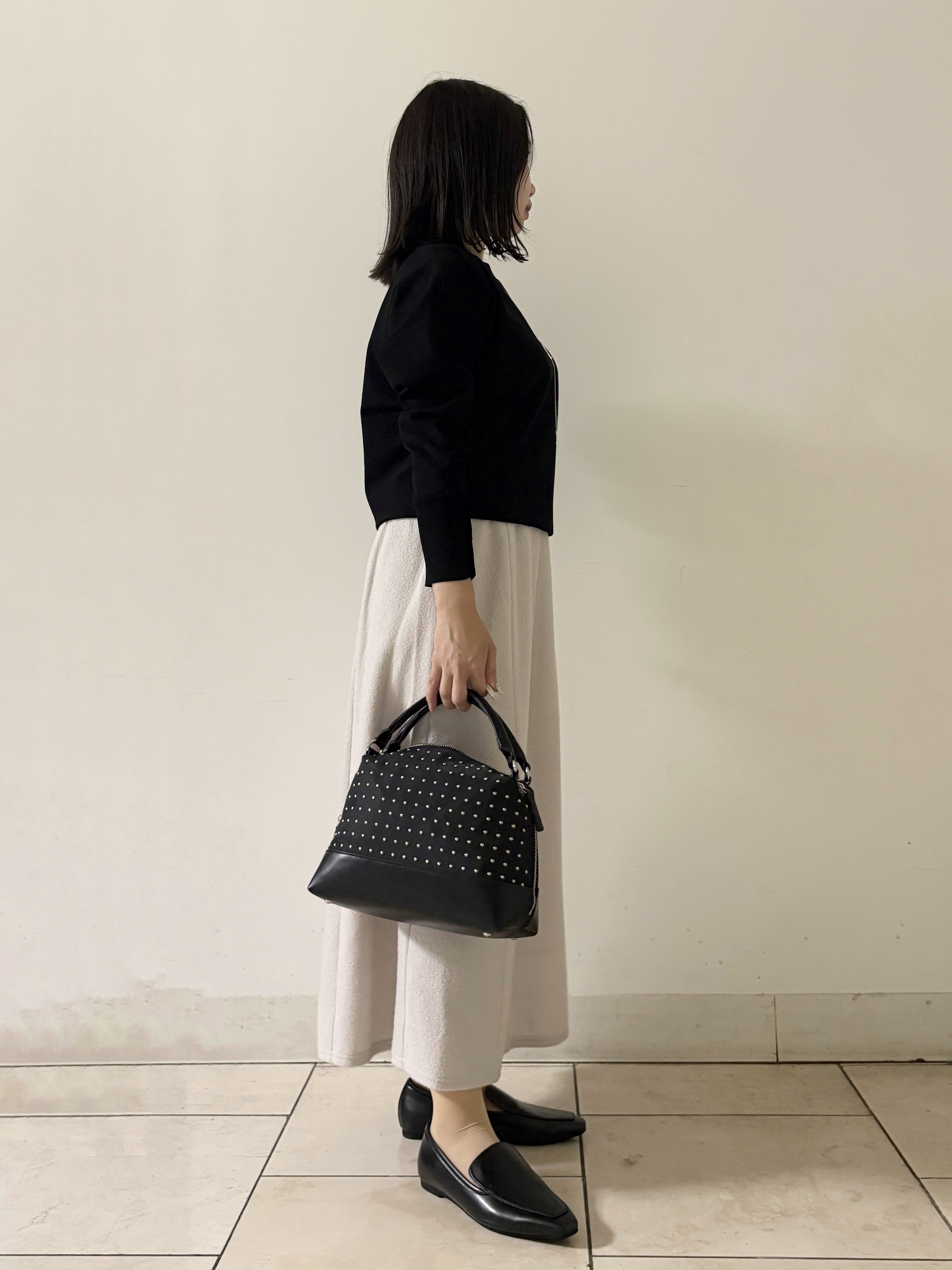 kahoさんの「INDIVI｜【選べる6色／ストレッチ◎】きれいめドルマンスリーブニット」を使ったコーディネート