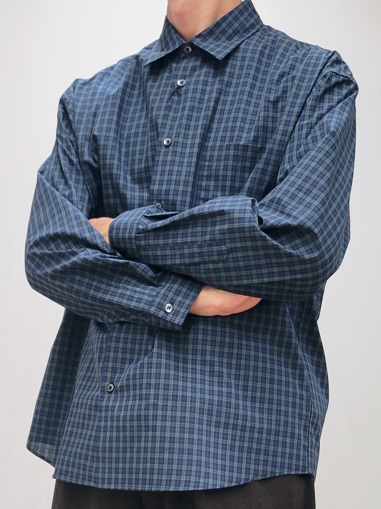 piroyaさんの「TAKEO KIKUCHI｜【日本製/Sサイズ～】リラックスフィットシャツ」を使ったコーディネート