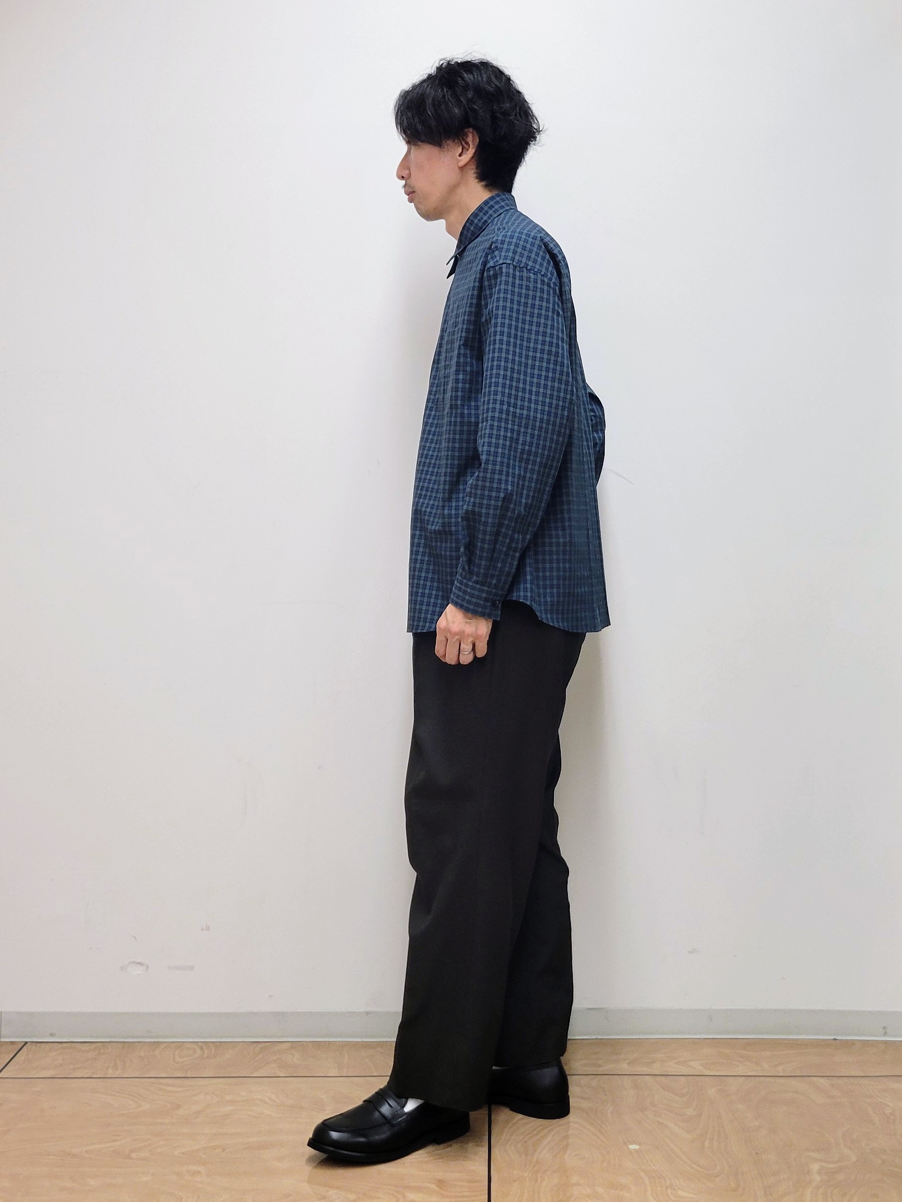piroyaさんの「TAKEO KIKUCHI｜【日本製/Sサイズ～】リラックスフィットシャツ」を使ったコーディネート