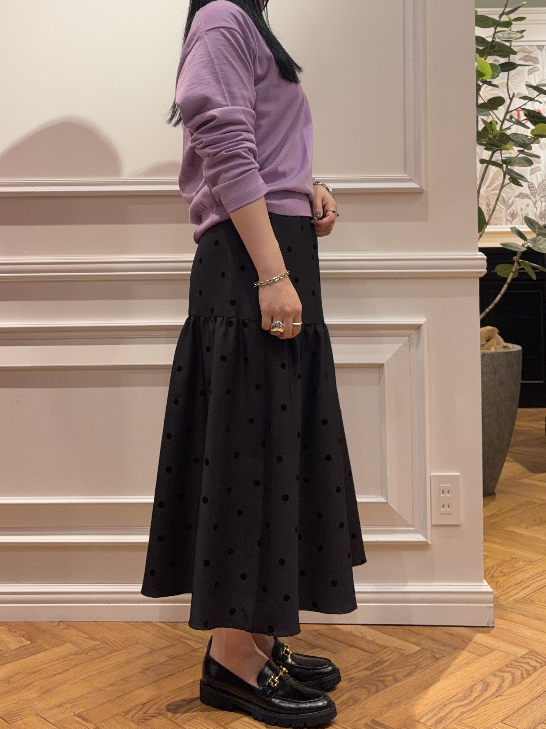 SAKAIさんの「DRESSTERIOR｜◆BATONER（バトナー）BLOWSING Vネック　ロングスリーブ」を使ったコーディネート