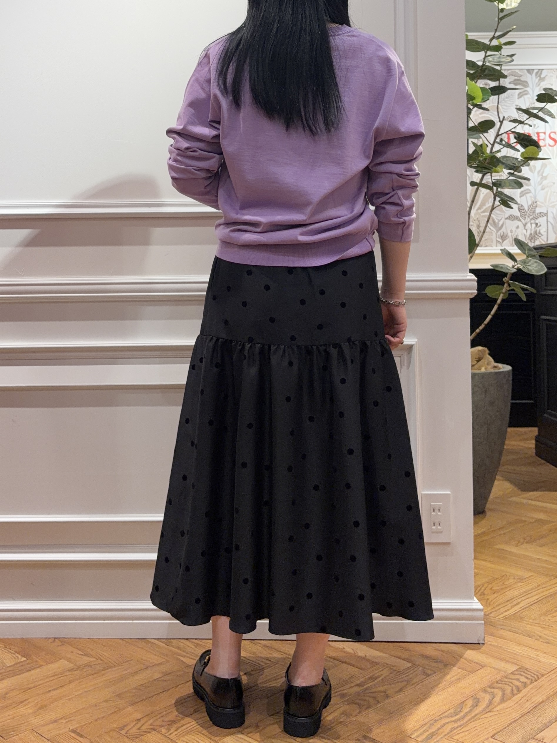 SAKAIさんの「DRESSTERIOR｜◆BATONER（バトナー）BLOWSING Vネック　ロングスリーブ」を使ったコーディネート
