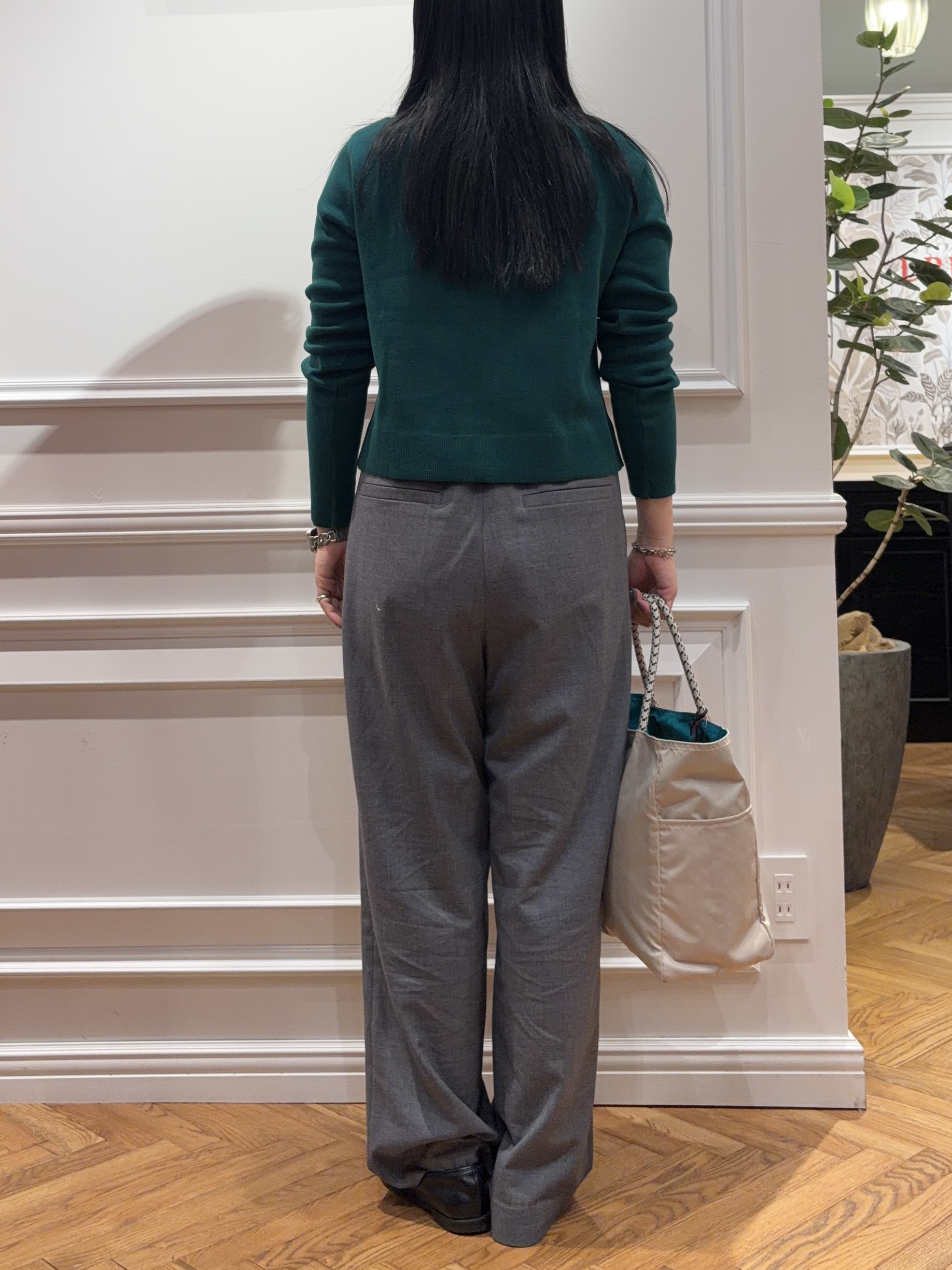 SAKAIさんの「DRESSTERIOR｜【5色展開/マシンウォッシャブル】コットンカシミヤカーディガン」を使ったコーディネート