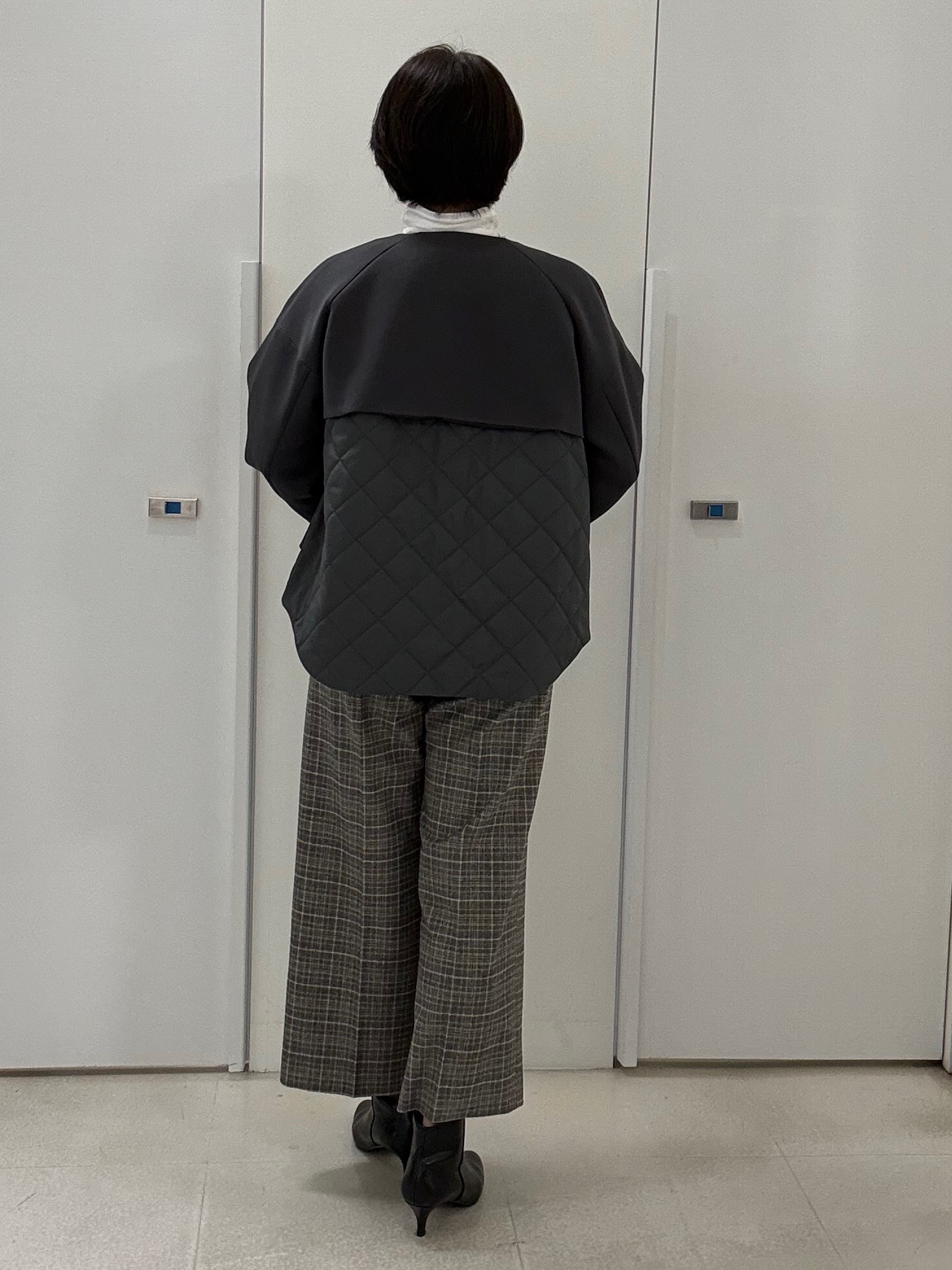 hIさんの「COUP DE CHANCE｜【手洗い可／日本製】ハイネックシアーカットソー」を使ったコーディネート