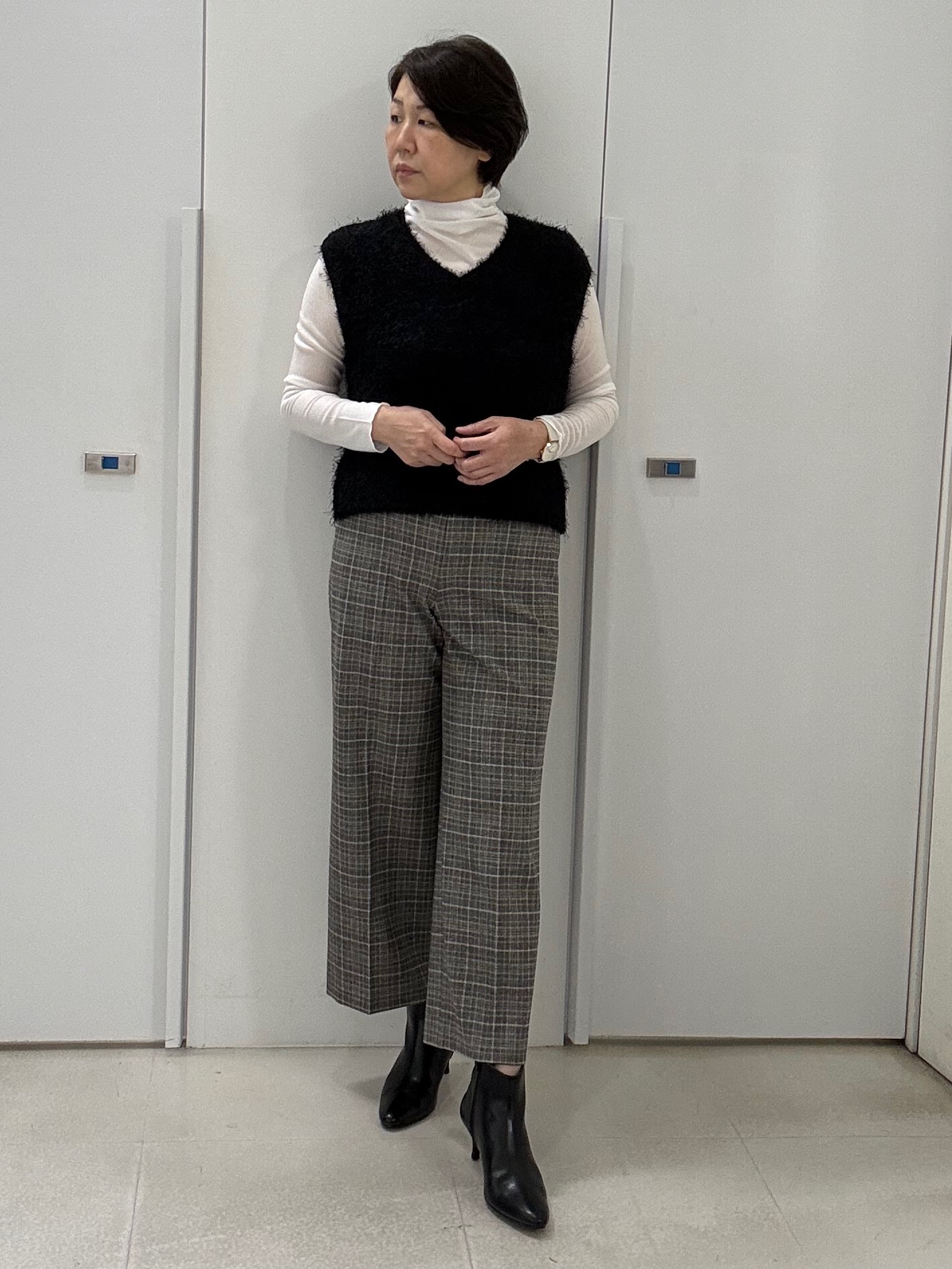 hIさんの「COUP DE CHANCE｜【手洗い可／日本製】ハイネックシアーカットソー」を使ったコーディネート