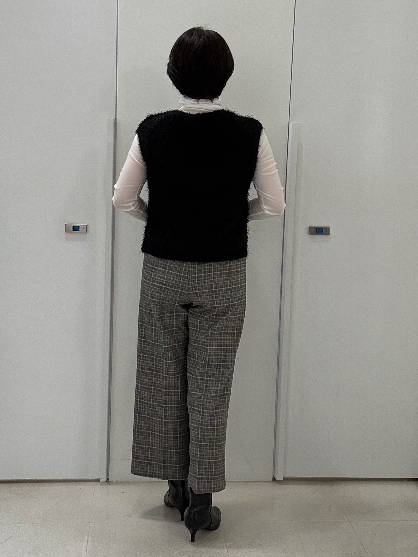 hIさんの「COUP DE CHANCE｜【手洗い可／日本製】ハイネックシアーカットソー」を使ったコーディネート