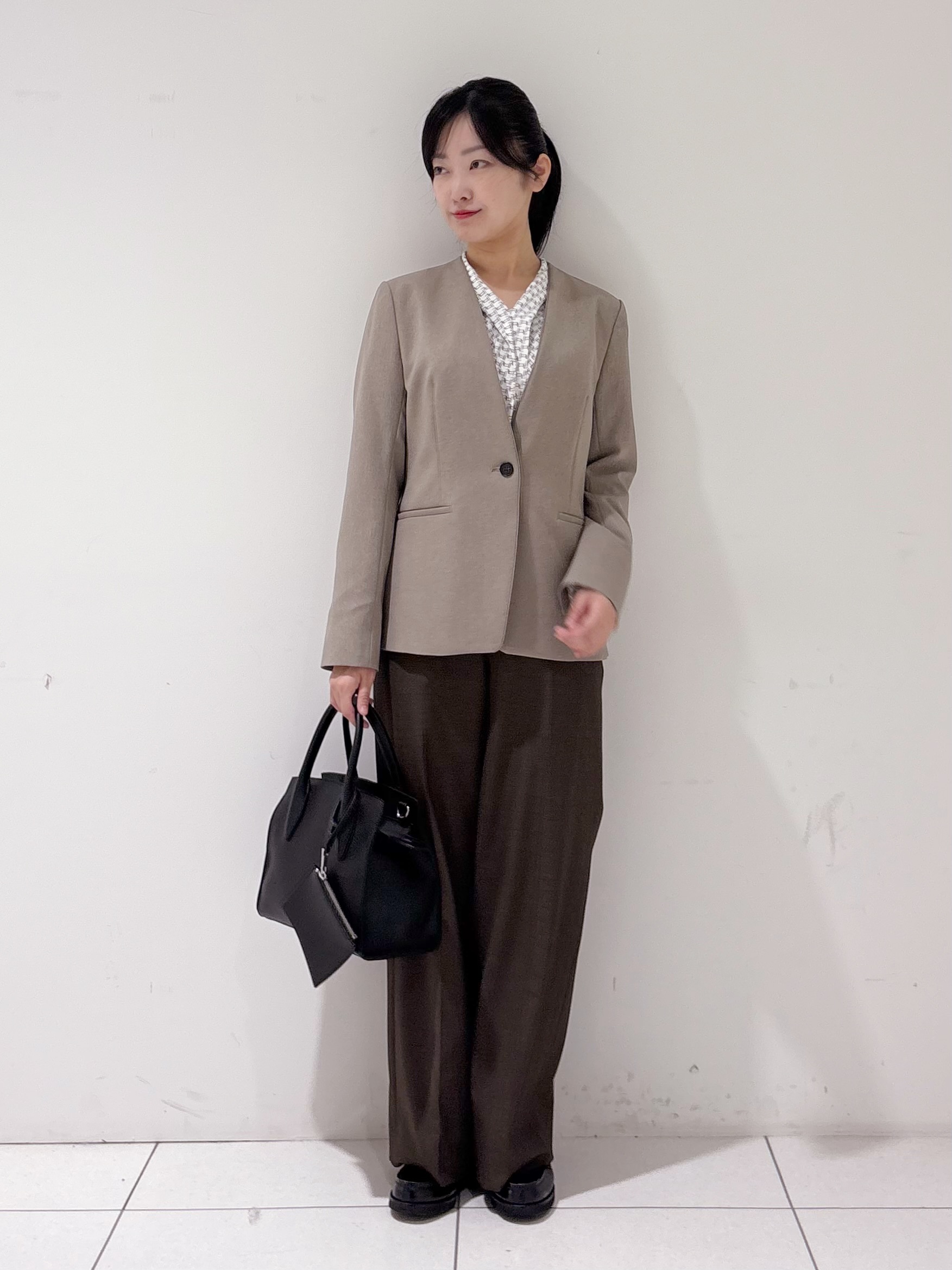 momokoさんの「INDIVI｜【洗える／通勤／スーツ】メランジストレッチ ノーカラージャケット」を使ったコーディネート