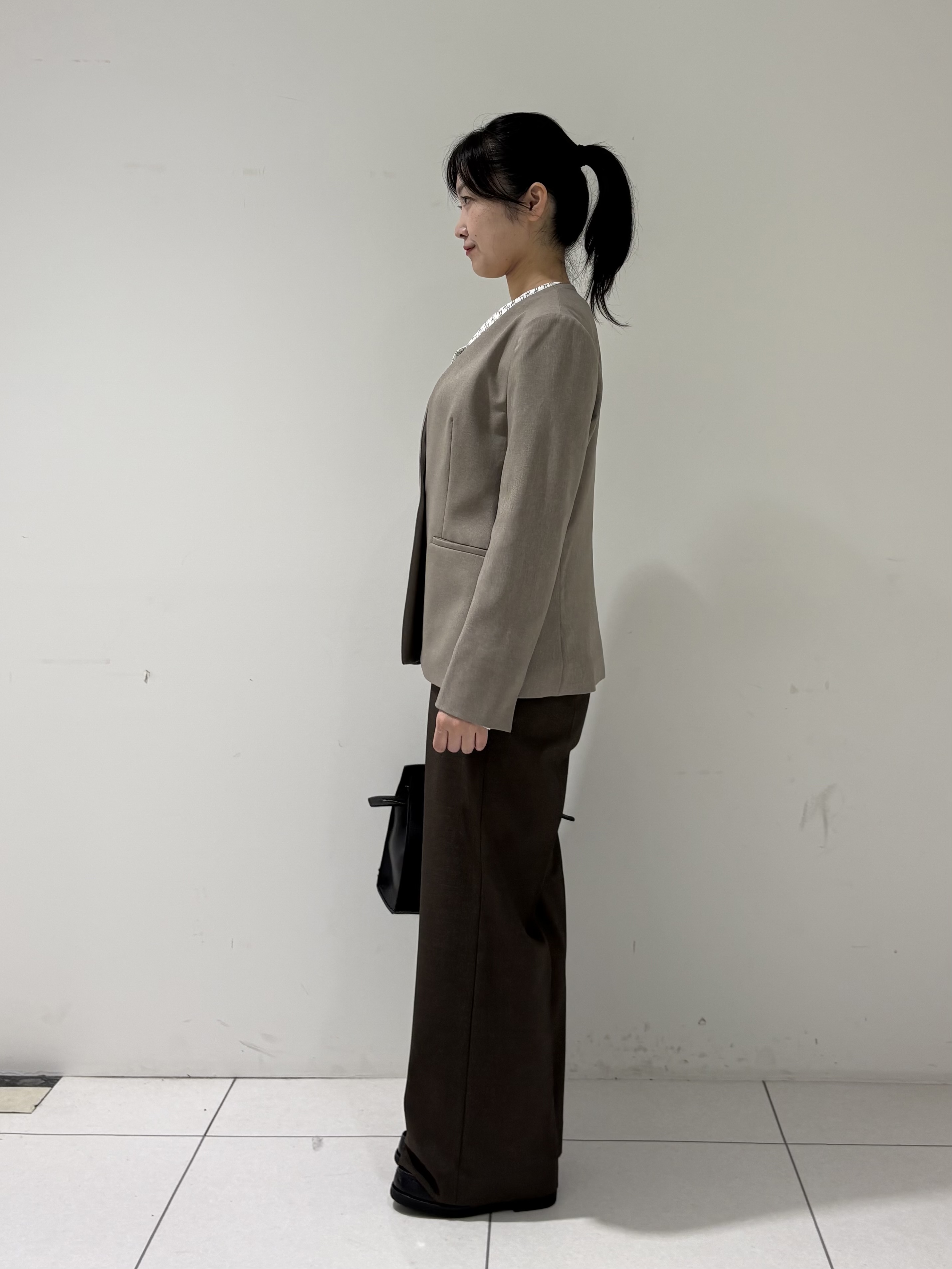 momokoさんの「INDIVI｜【洗える／通勤／スーツ】メランジストレッチ ノーカラージャケット」を使ったコーディネート