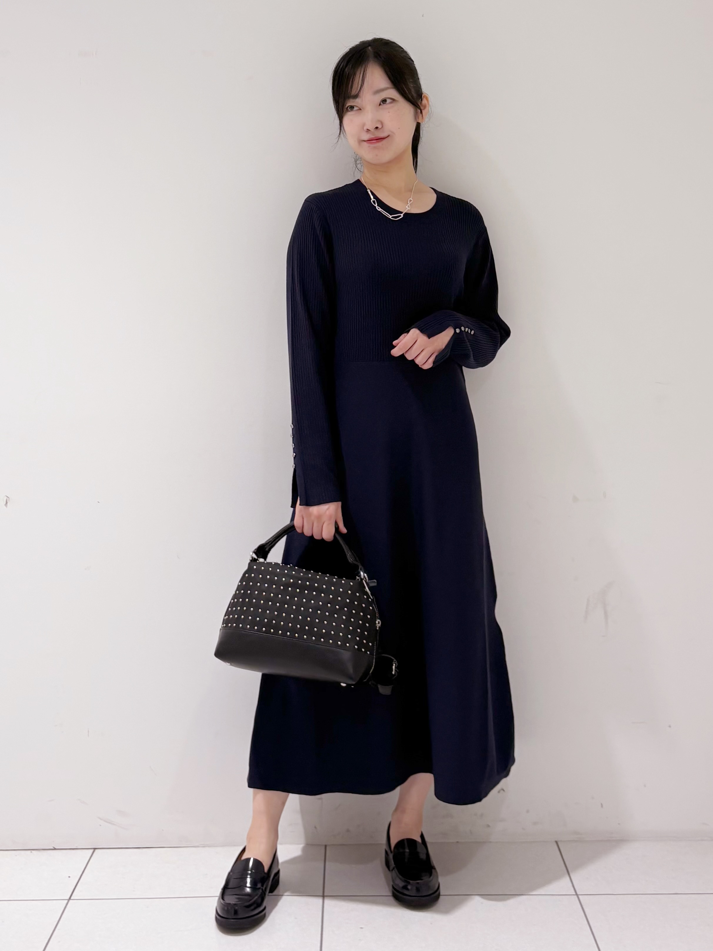 momokoさんの「INDIVI｜【一着でコーデ完成！】ニットコンビ 美スタイルワンピース」を使ったコーディネート