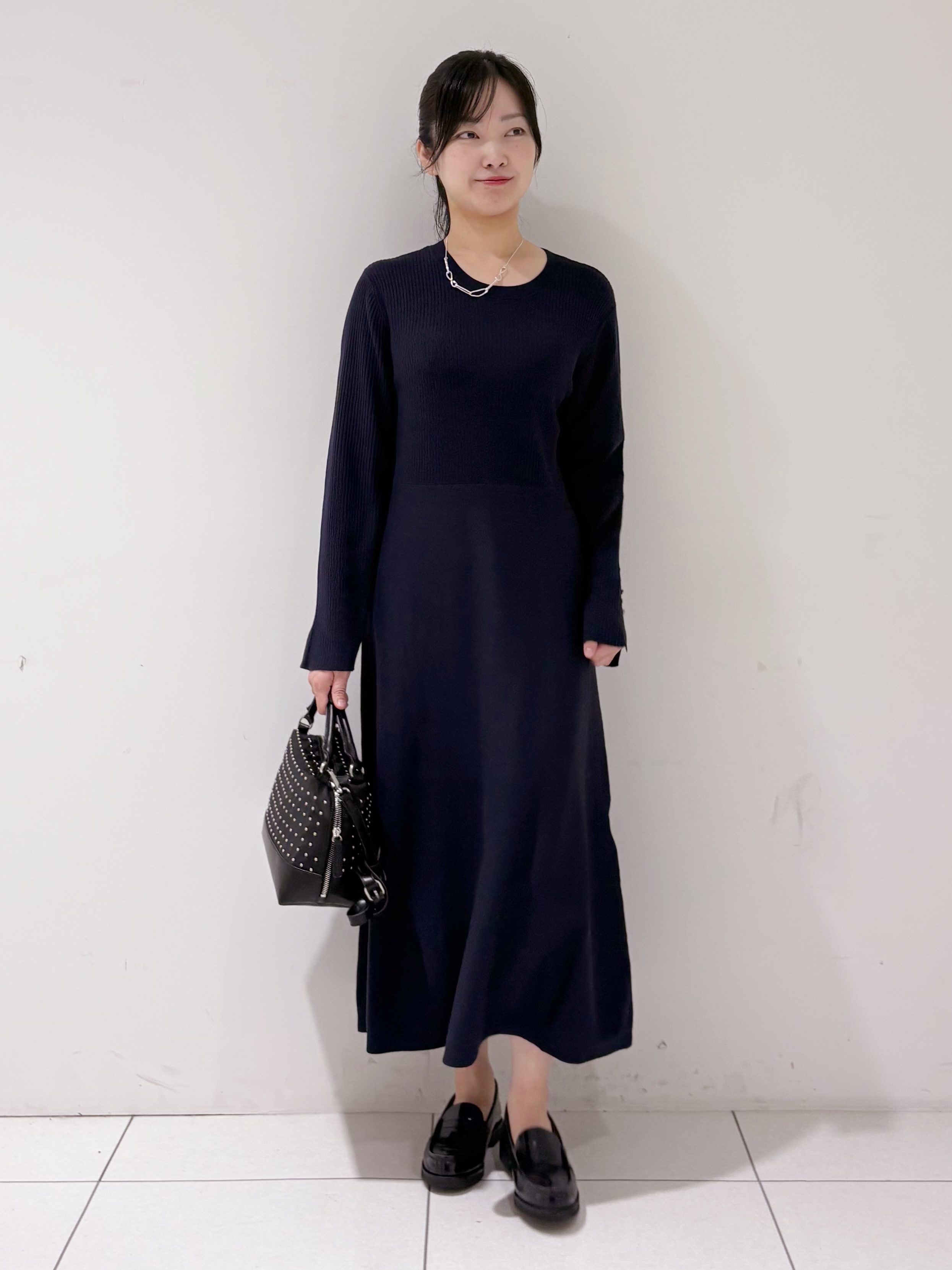momokoさんの「INDIVI｜【一着でコーデ完成！】ニットコンビ 美スタイルワンピース」を使ったコーディネート