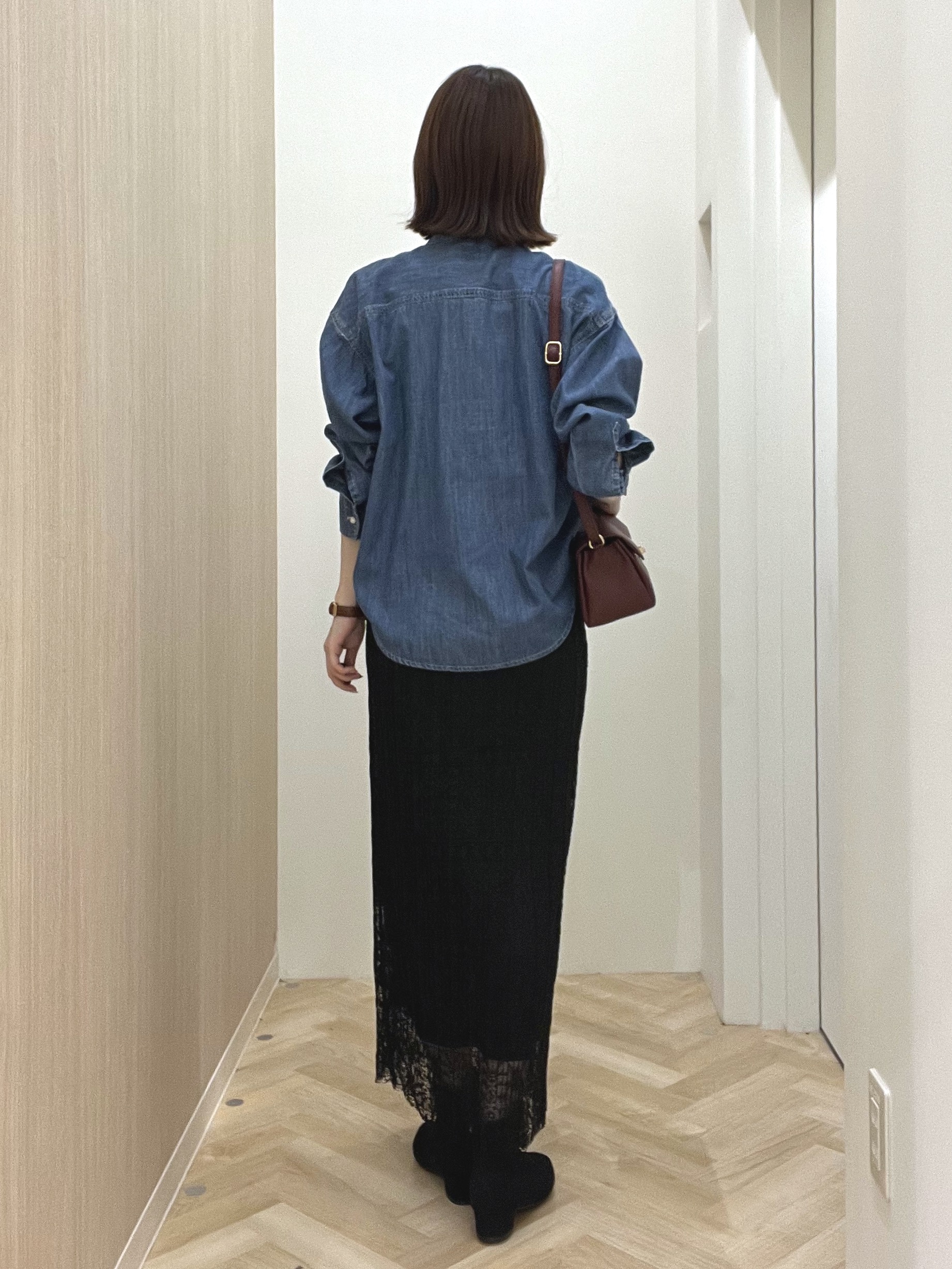  おまつさんの「grove｜【Lee&times;grove別注】DENIM BOWTIE SHIRTS」を使ったコーディネート