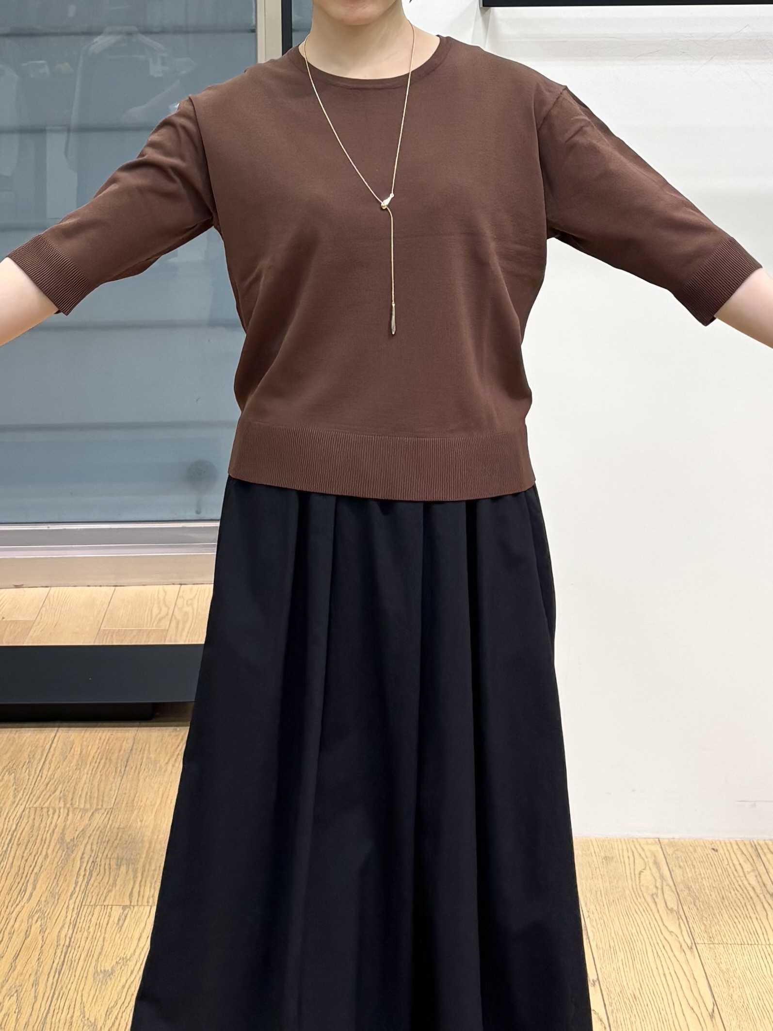asamiさんの「INDIVI｜【2点セット】5分袖ニット＆カーディガン きれいめアンサンブルニット」を使ったコーディネート