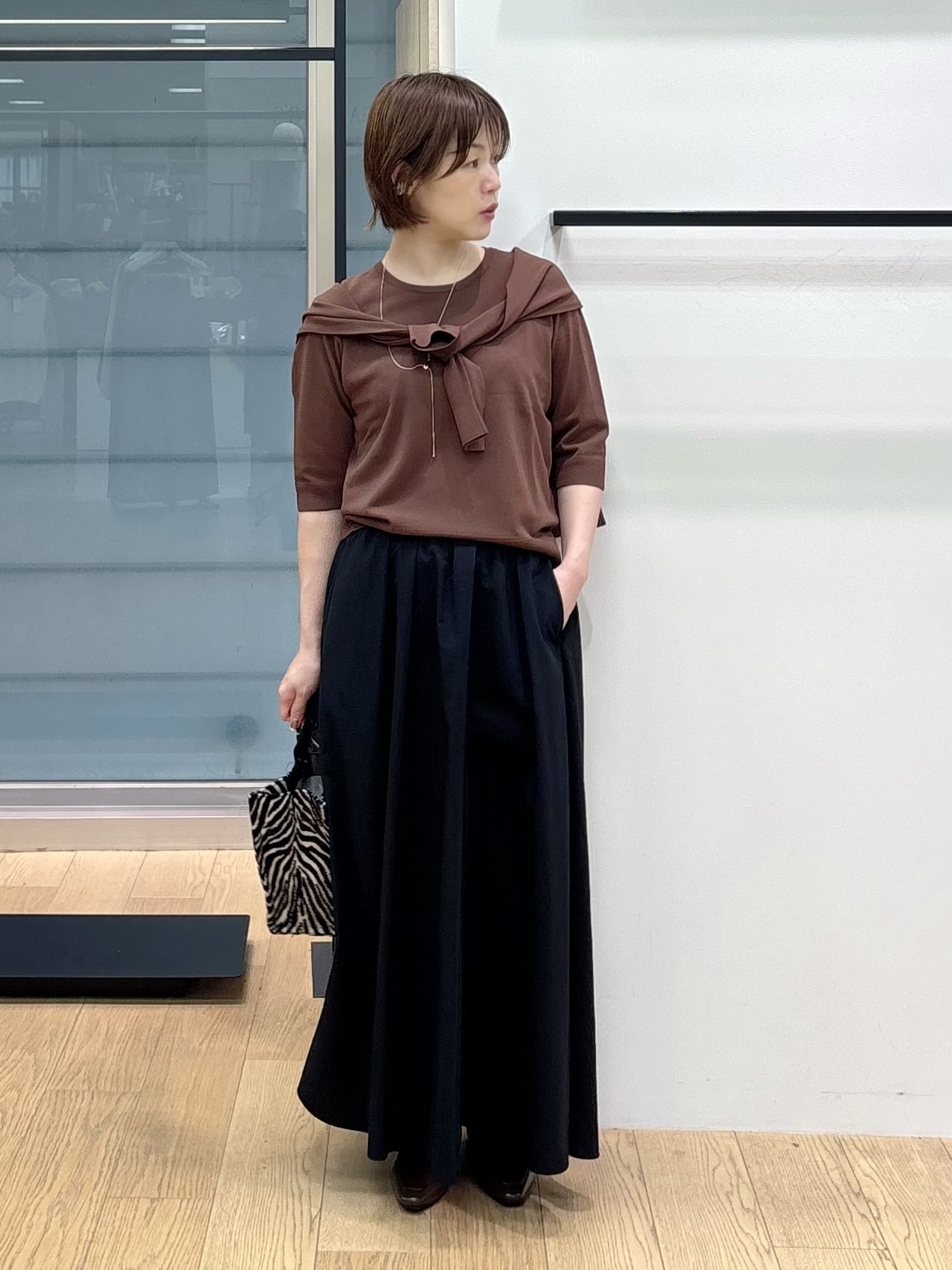 asamiさんの「INDIVI｜【2点セット】5分袖ニット＆カーディガン きれいめアンサンブルニット」を使ったコーディネート