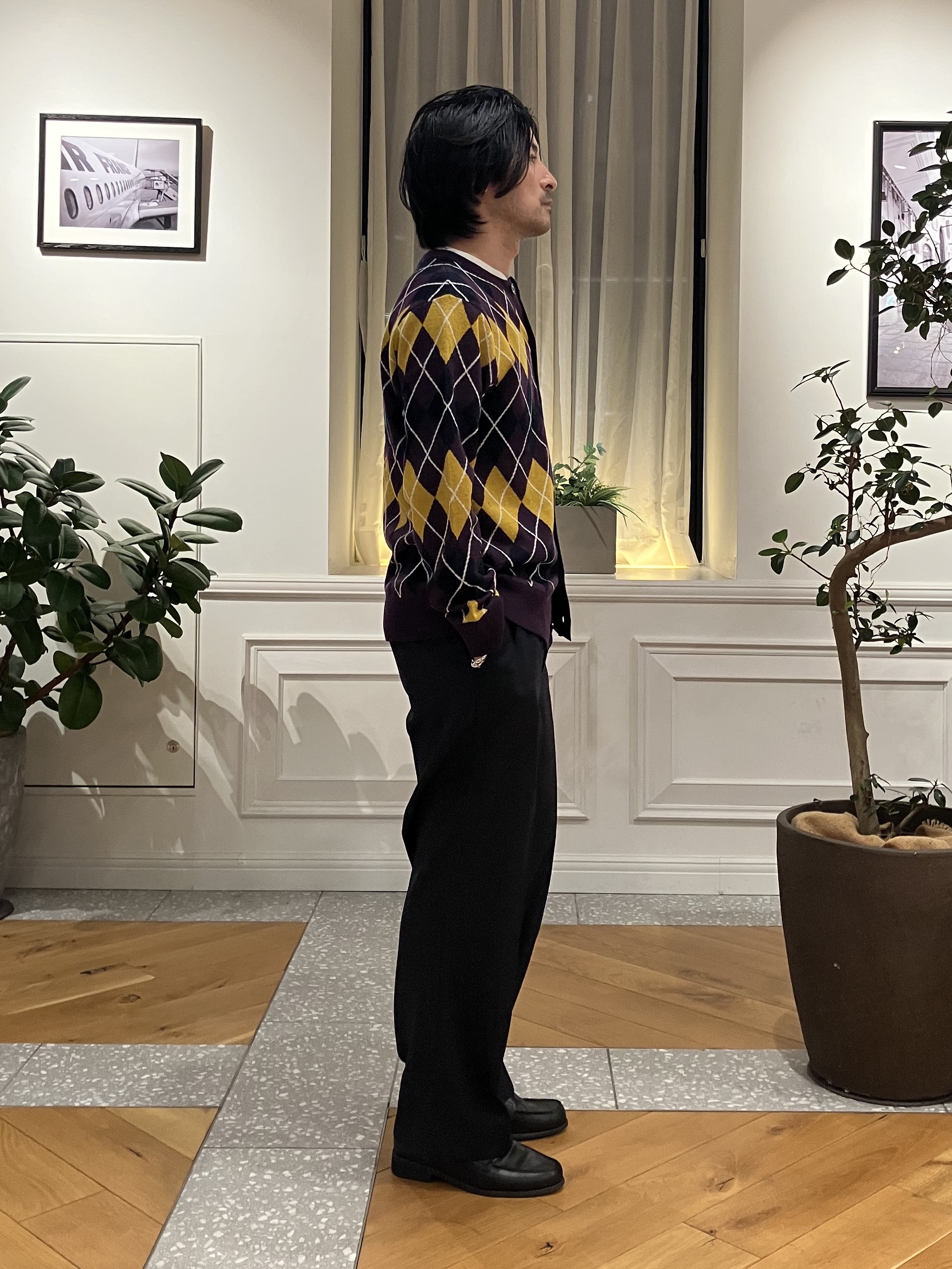 junyaさんの「DRESSTERIOR｜アーガイル ラウンドネックカーディガン」を使ったコーディネート