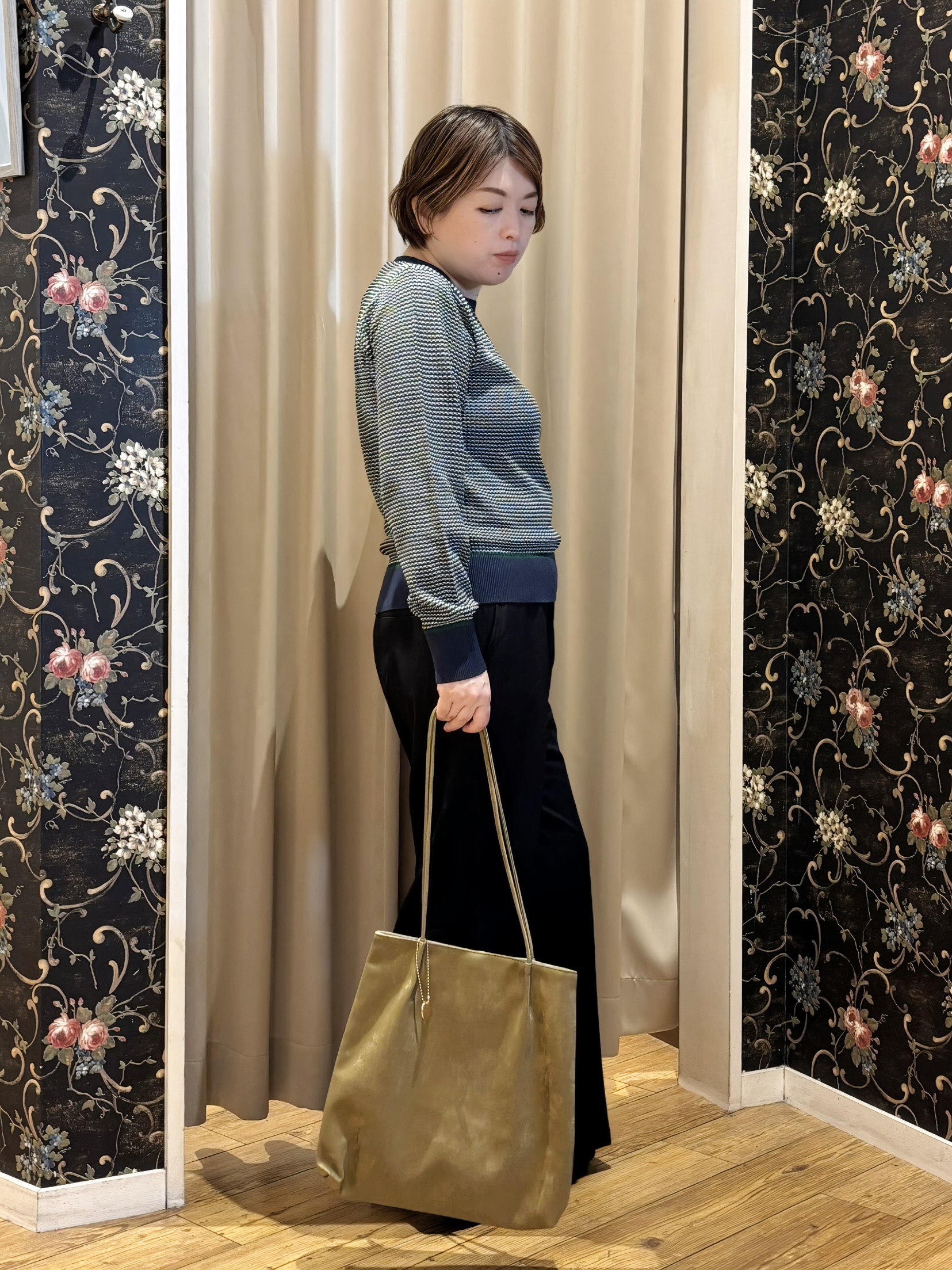 たみさんの「SHOO･LA･RUE｜【S-LL/洗濯機可】1枚でサマになる カノコ編み配色クルーネックニット」を使ったコーディネート