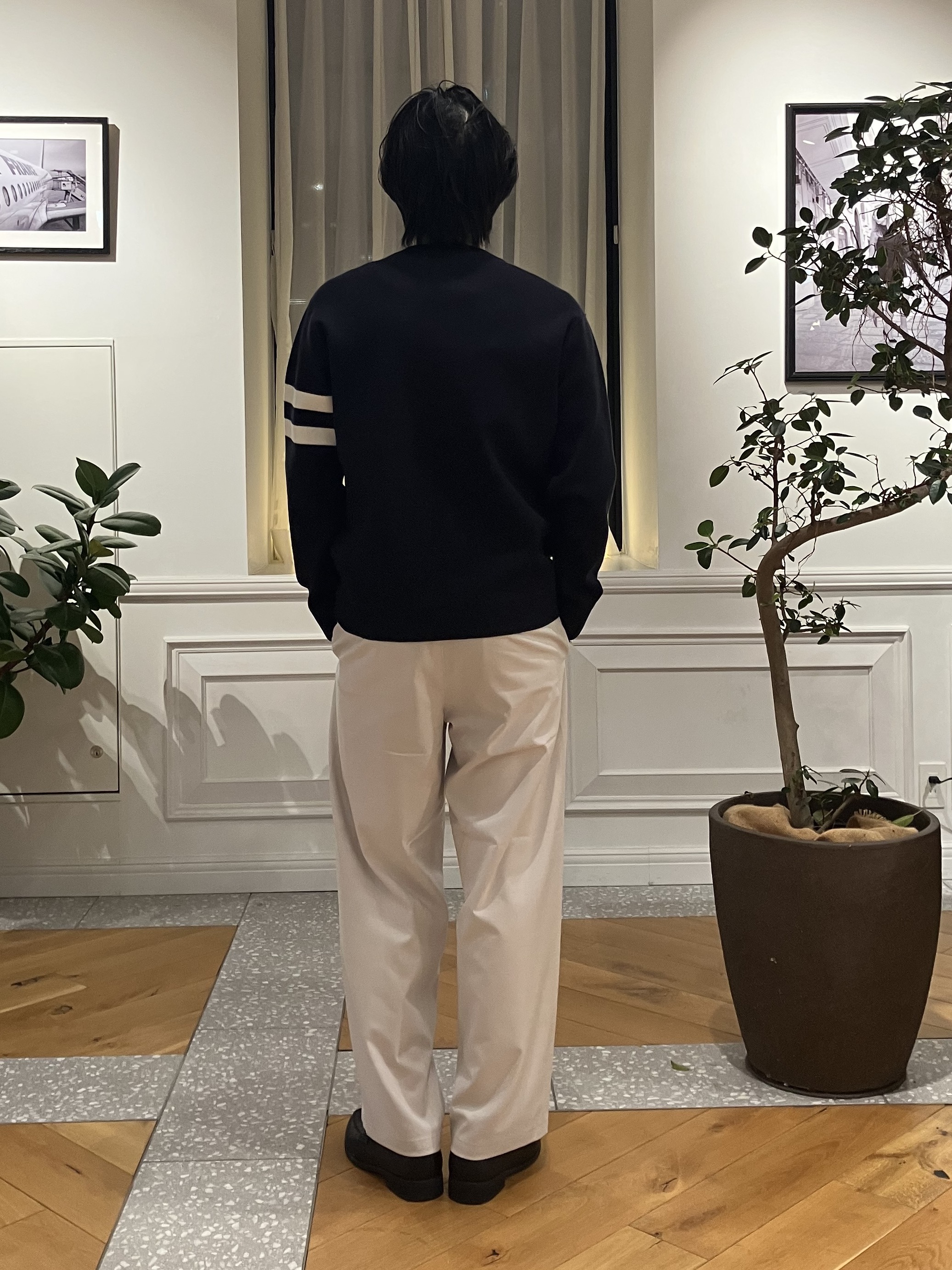 junyaさんの「DRESSTERIOR｜ウォッシャブル アームライン ラウンドカーディガン」を使ったコーディネート