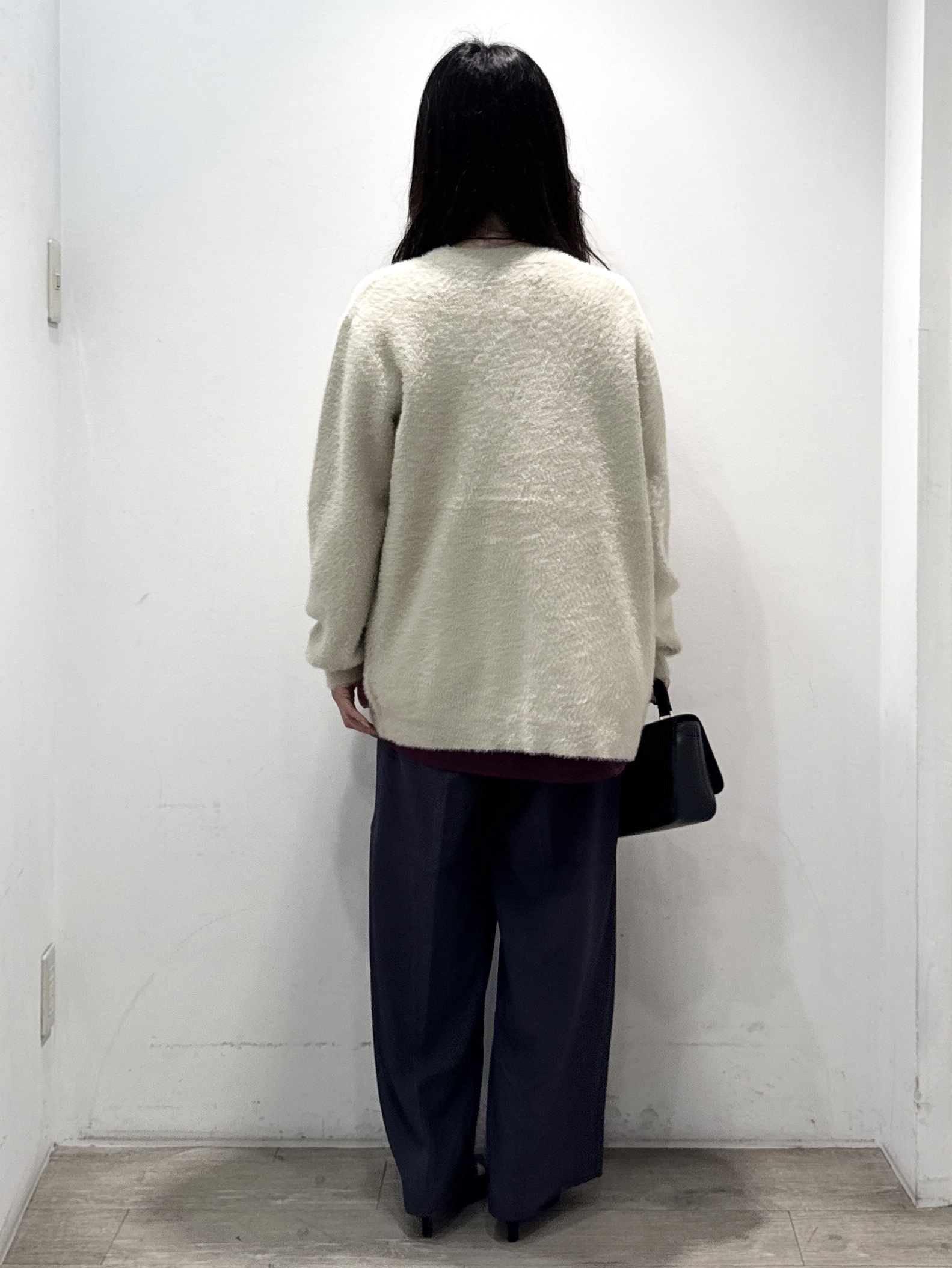 yuicciさんの「OPAQUE.CLIP｜フェザーヤーンニットカーディガン【洗濯機OK】」を使ったコーディネート