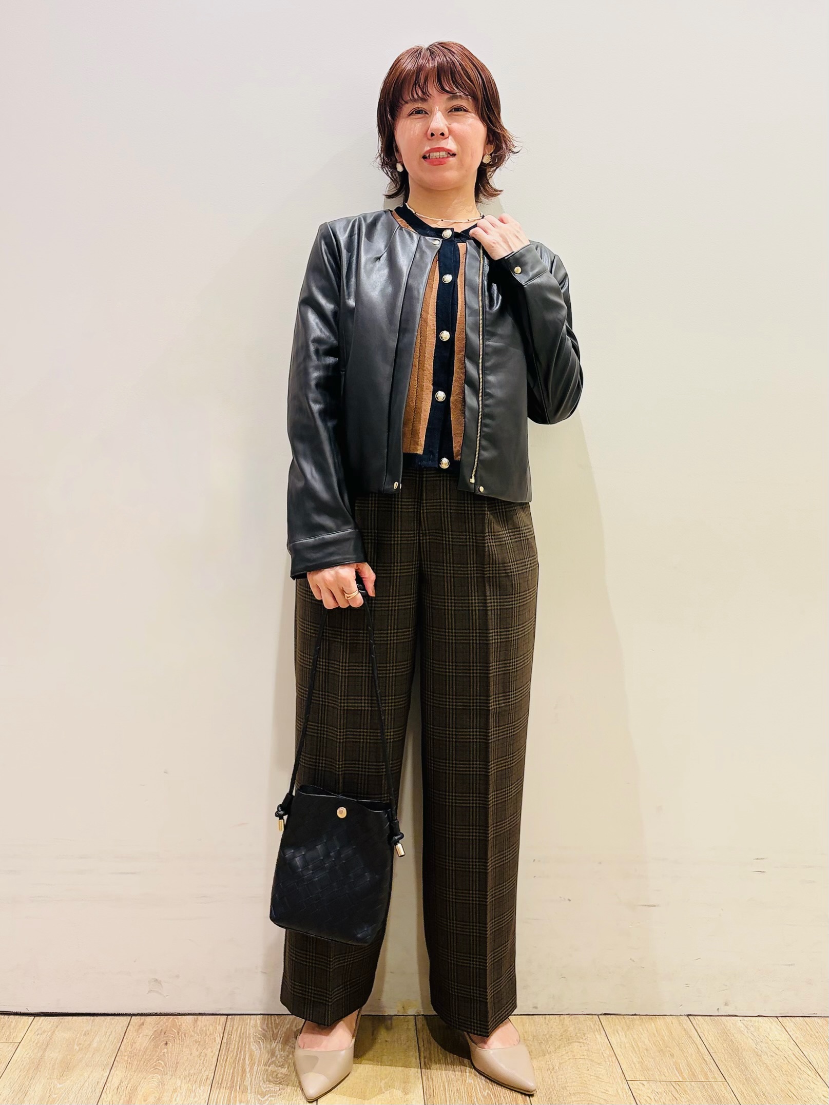 YUKOさんの「index｜バイカラークルーネックカーディガン【洗濯機OK】」を使ったコーディネート