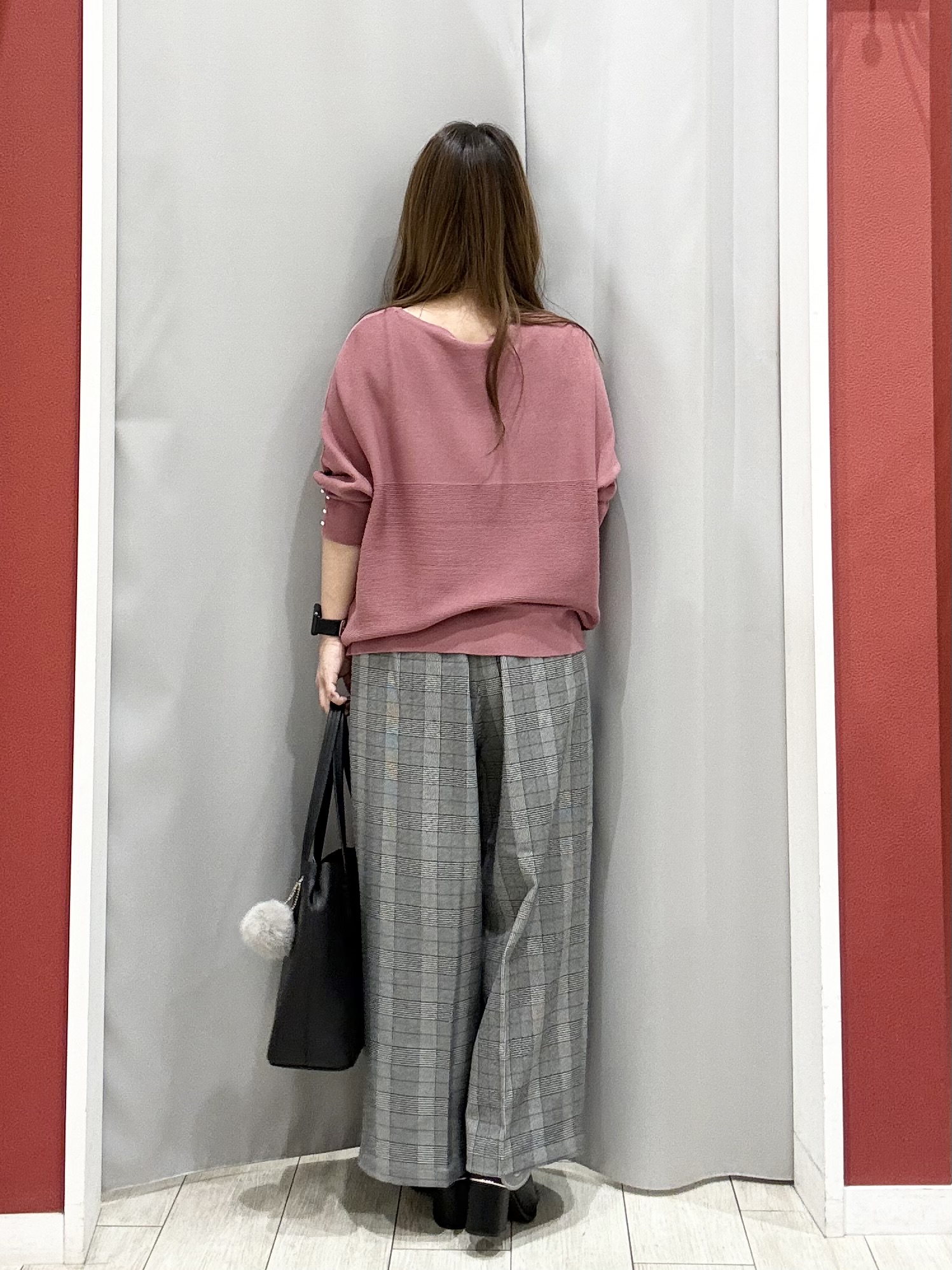 shioさんの「SHOO･LA･RUE｜【毛玉になりにくい】パール調ボタンが女性らしさをプラス ガーター切替 7分袖ドルマンニット」を使ったコーディネート