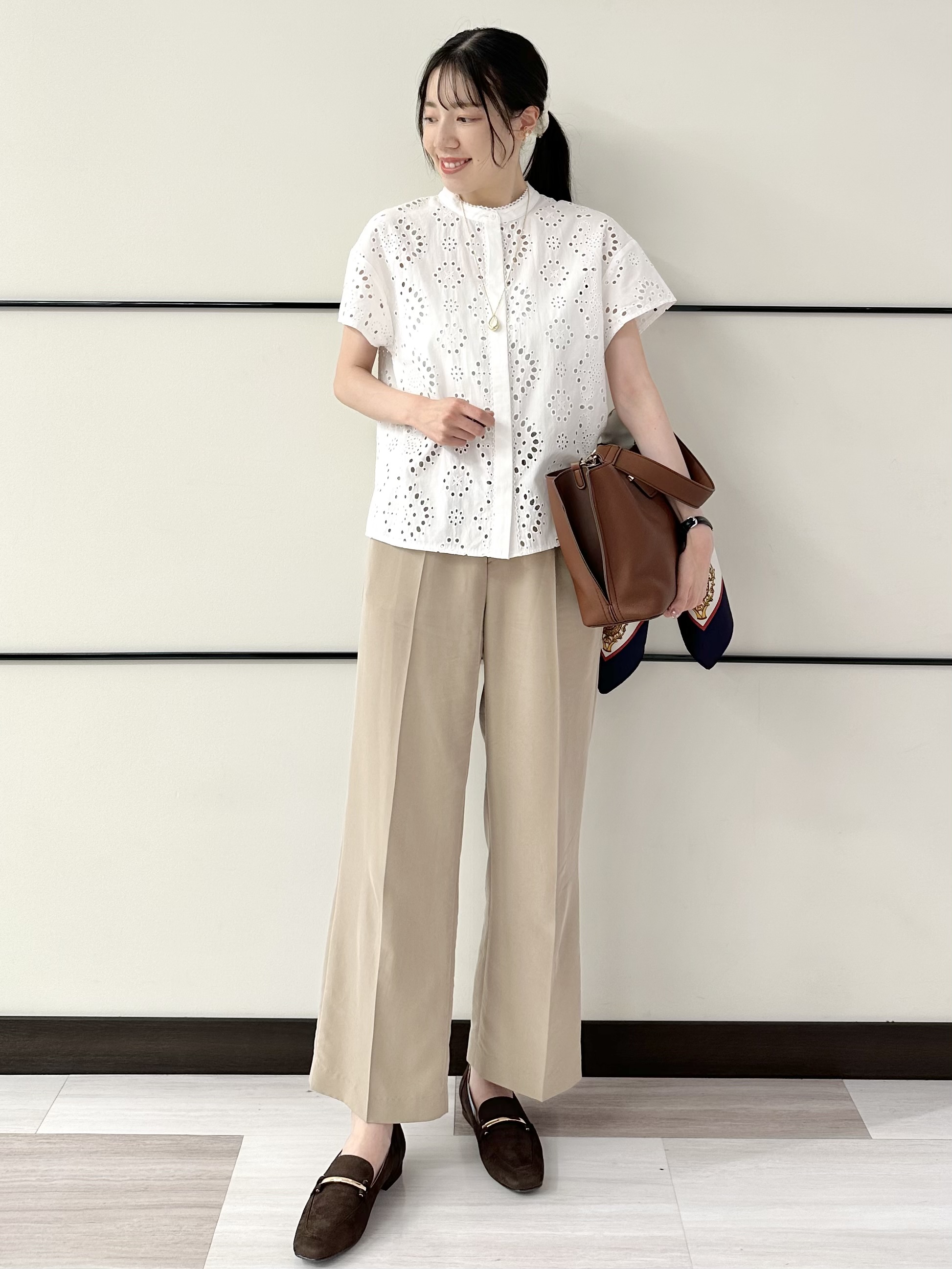 Momoさんの「Reflect｜【通勤◎】カットワーク刺繍レース シャツブラウス」を使ったコーディネート