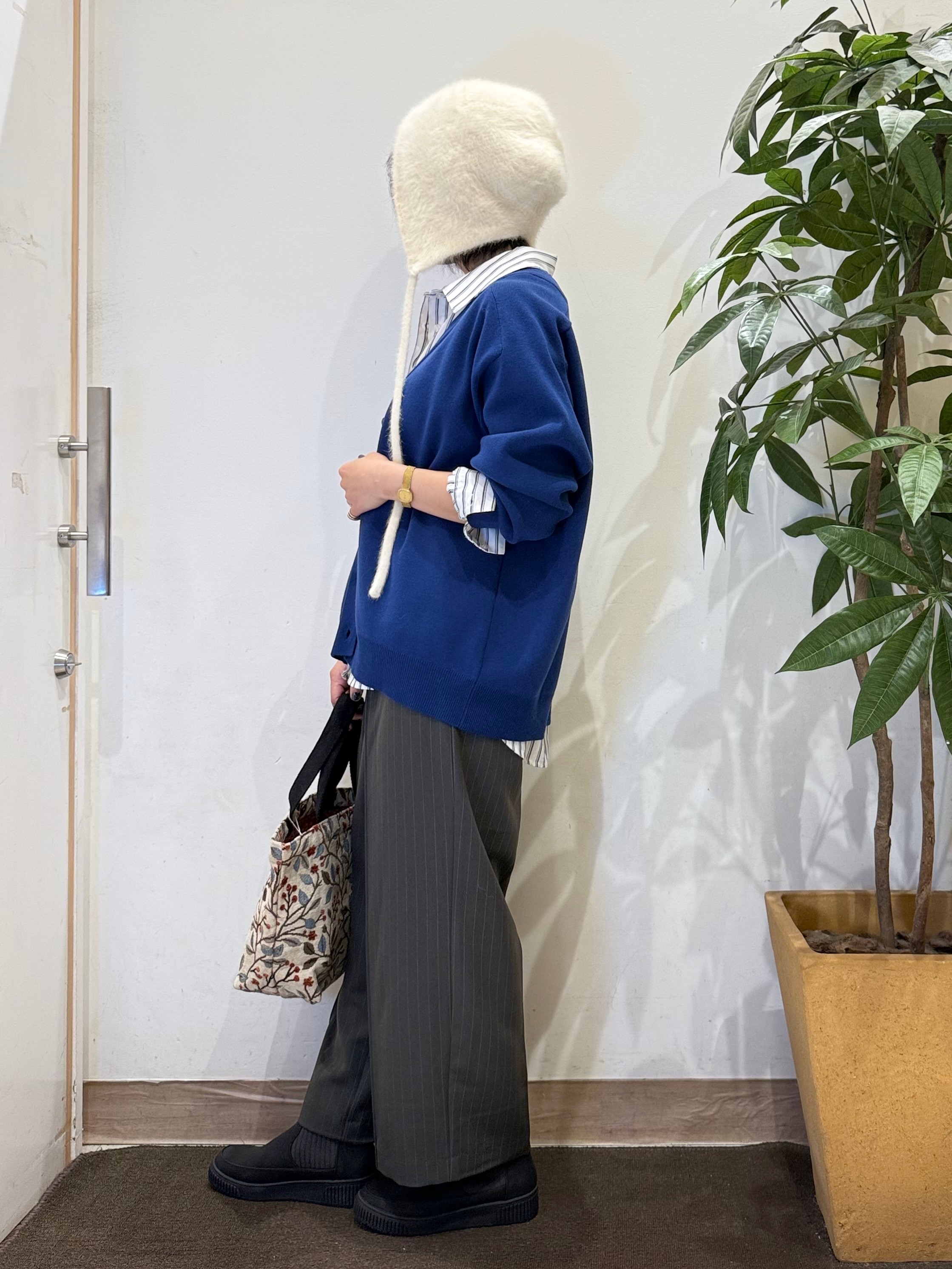 misakiさんの「SHOO･LA･RUE｜【毛玉になりにくい/S-LL/洗濯機可/体型カバー】Vネックゆったりカーディガン」を使ったコーディネート