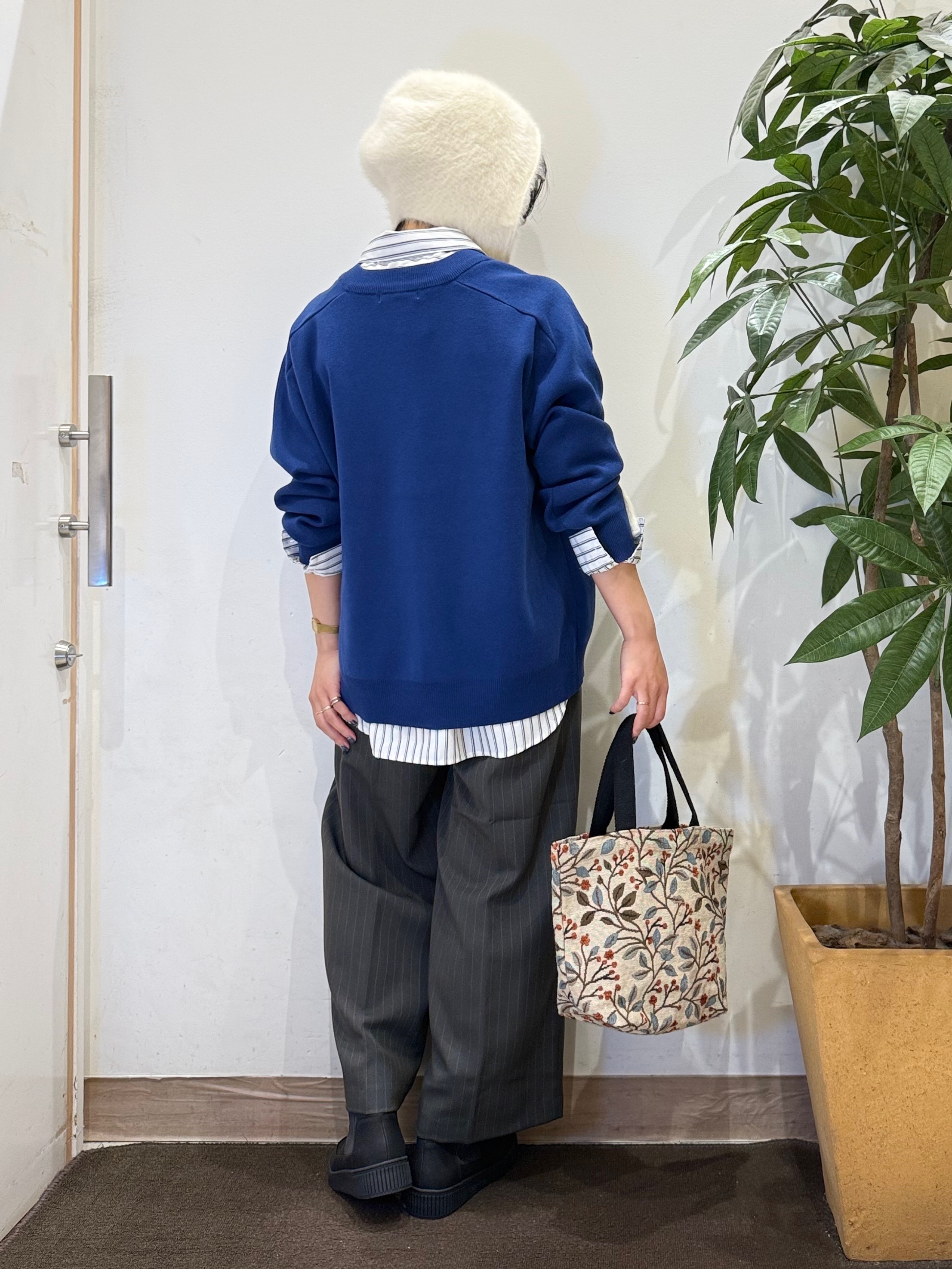 misakiさんの「SHOO･LA･RUE｜【毛玉になりにくい/S-LL/洗濯機可/体型カバー】Vネックゆったりカーディガン」を使ったコーディネート