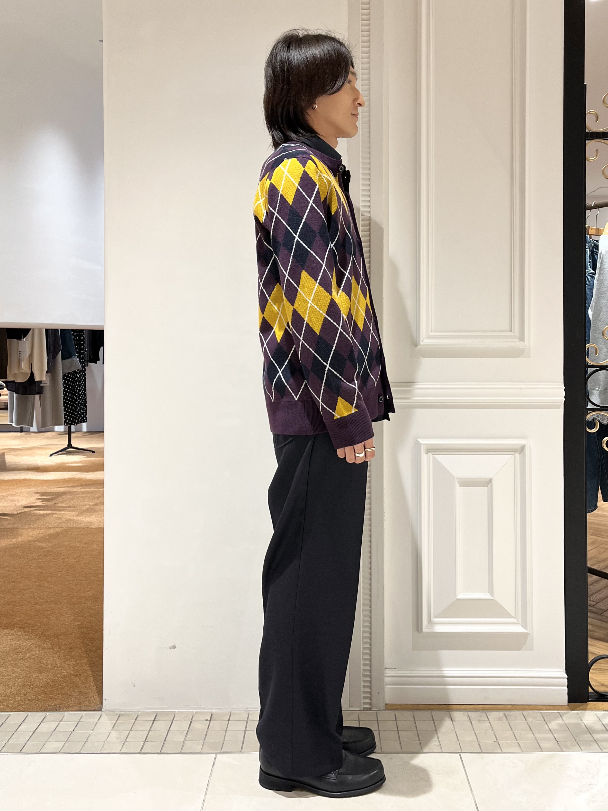 Watanabeさんの「DRESSTERIOR｜アーガイル ラウンドネックカーディガン」を使ったコーディネート