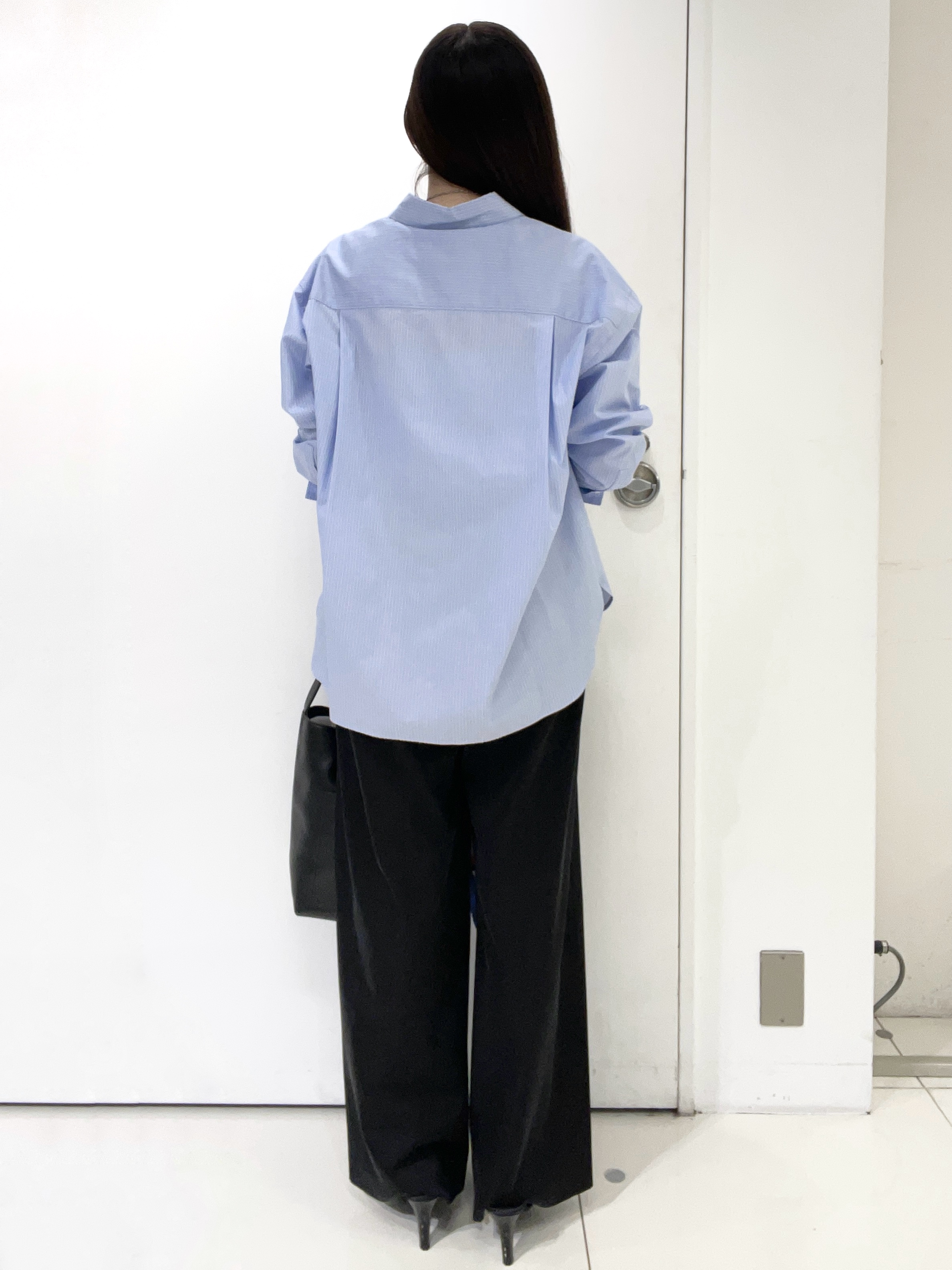 moeさんの「UNTITLED｜【6色展開/コットン100】カラーベーシックシャツ」を使ったコーディネート
