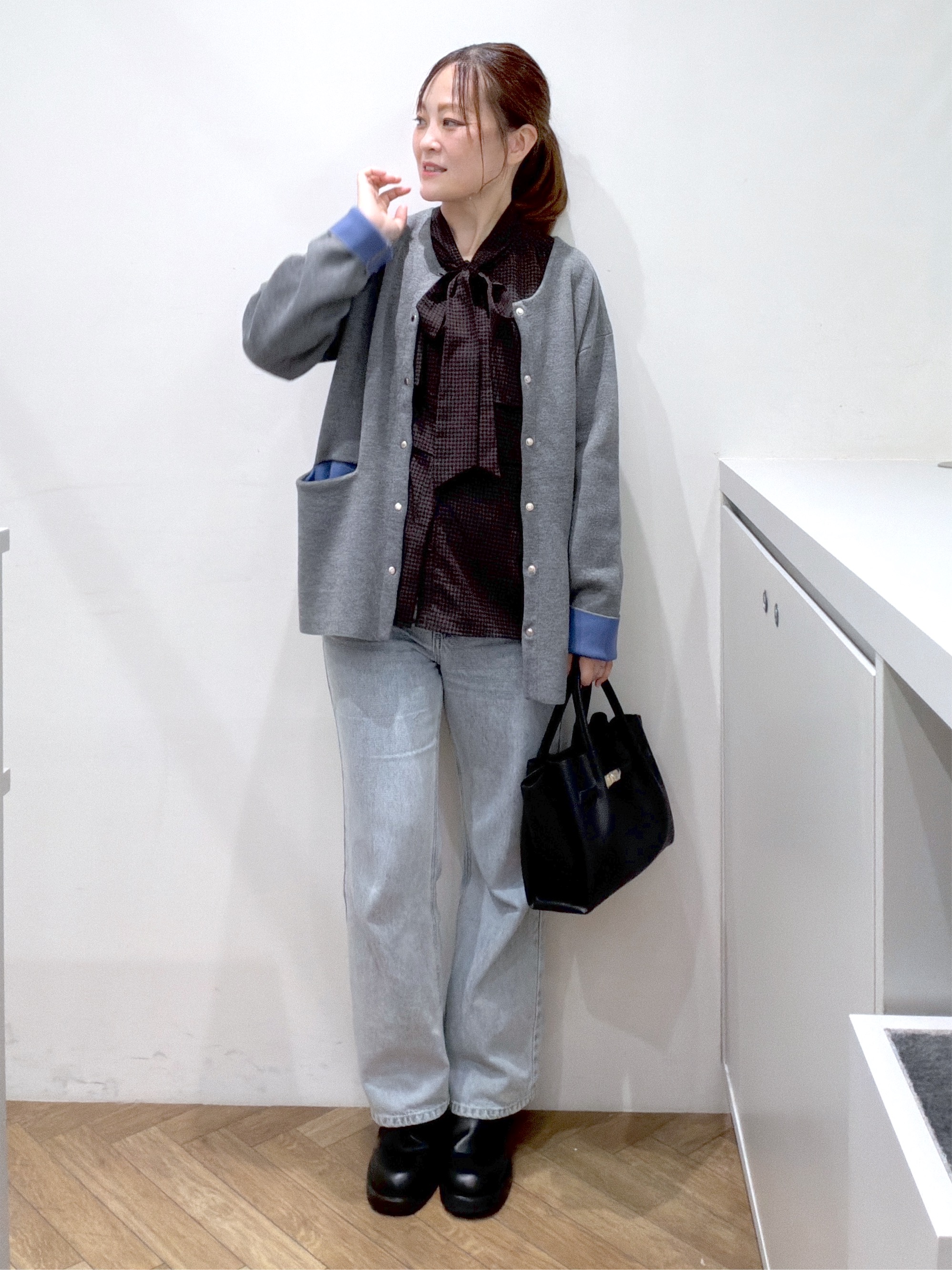 Junさんの「index｜スナップボタン 配色ニットカーディガン【洗濯機OK】」を使ったコーディネート