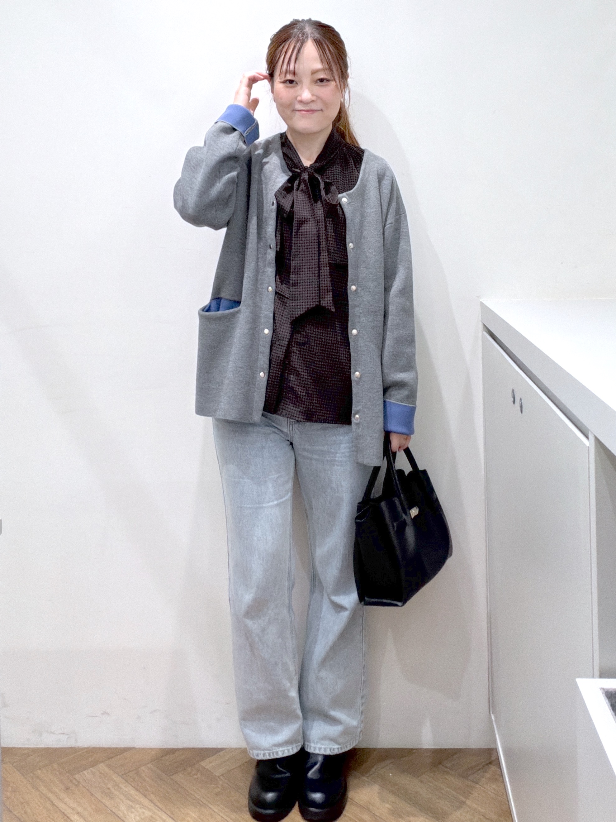 Junさんの「index｜スナップボタン 配色ニットカーディガン【洗濯機OK】」を使ったコーディネート