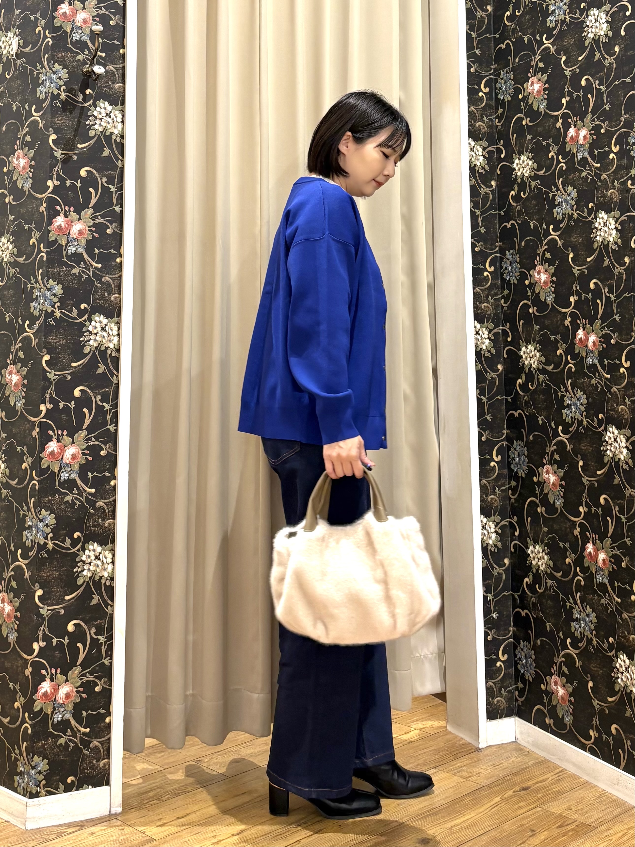 ネリさんの「SHOO･LA･RUE｜【セットアップ可/洗濯機可】軽やかに羽織れる スポンディッシュ ニットカーディガン」を使ったコーディネート