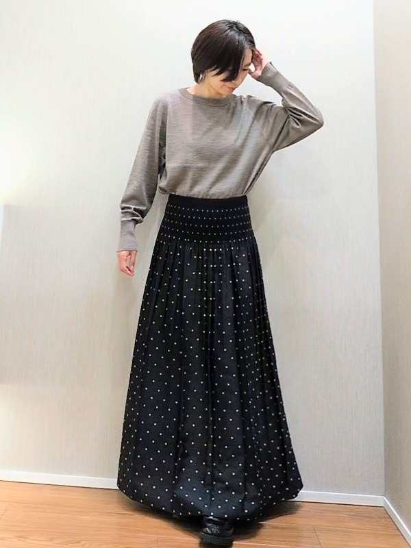 ミズタさんの「UNTITLED｜【アンサンブル可能/オンオフ使える】シルクウールカシミヤプルオーバー」を使ったコーディネート