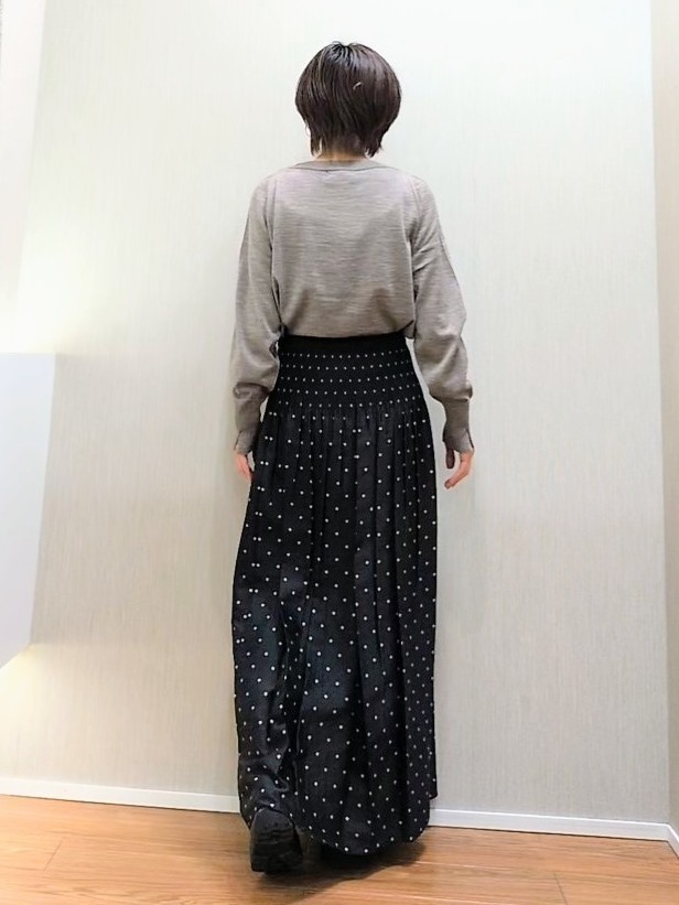 ミズタさんの「UNTITLED｜【アンサンブル可能/オンオフ使える】シルクウールカシミヤプルオーバー」を使ったコーディネート