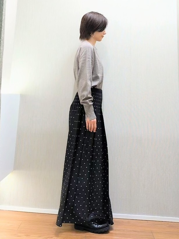 ミズタさんの「UNTITLED｜【アンサンブル可能/オンオフ使える】シルクウールカシミヤプルオーバー」を使ったコーディネート