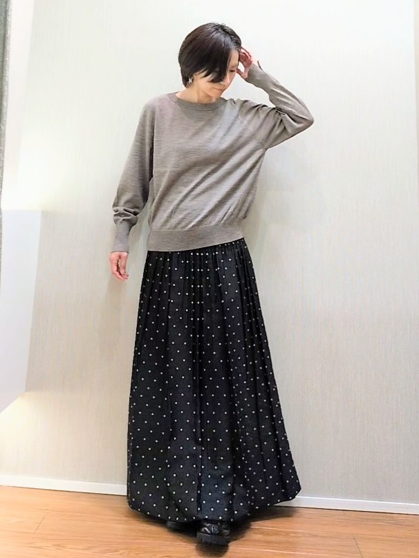 ミズタさんの「UNTITLED｜【アンサンブル可能/オンオフ使える】シルクウールカシミヤプルオーバー」を使ったコーディネート
