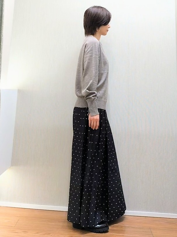 ミズタさんの「UNTITLED｜【アンサンブル可能/オンオフ使える】シルクウールカシミヤプルオーバー」を使ったコーディネート
