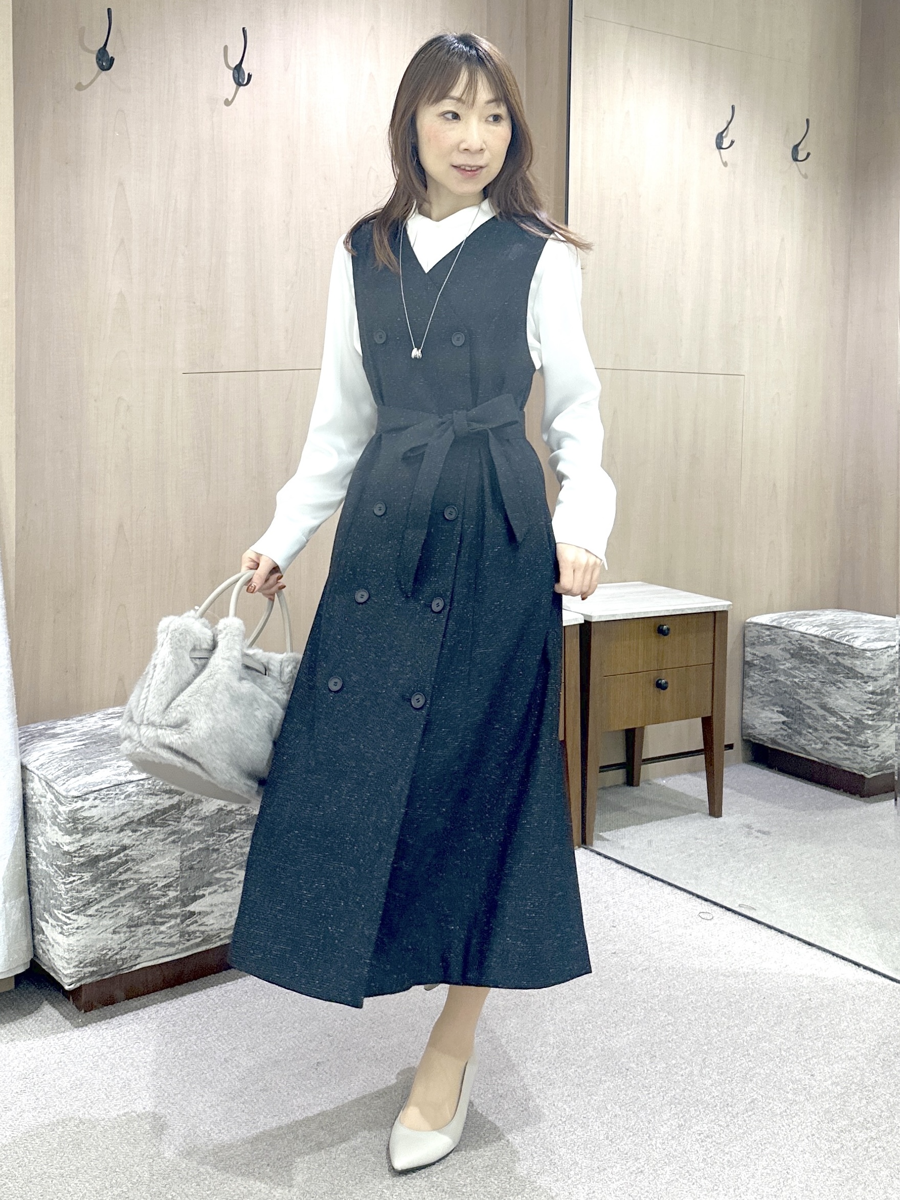 Miwaさんの「UNTITLED｜【きれいめ/お仕事着】サテンドレープブラウス」を使ったコーディネート